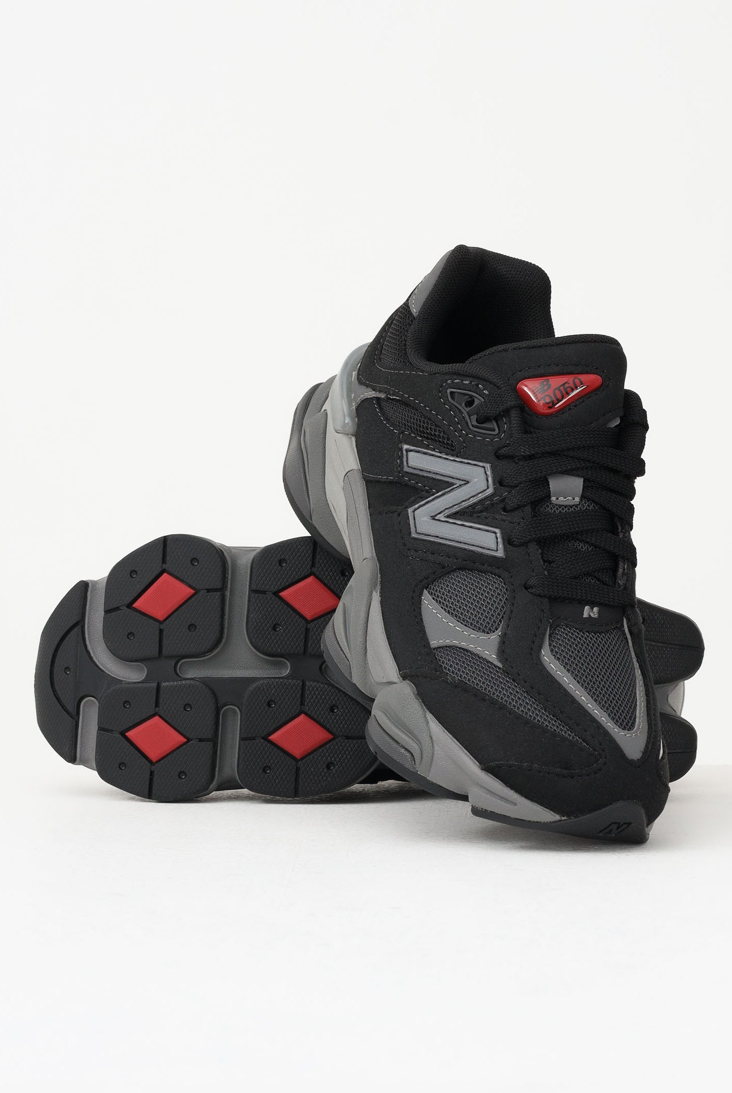 NEW BALANCE Sneakers 9060 nere da uomo e donna GC9060BK . NEW BALANCE