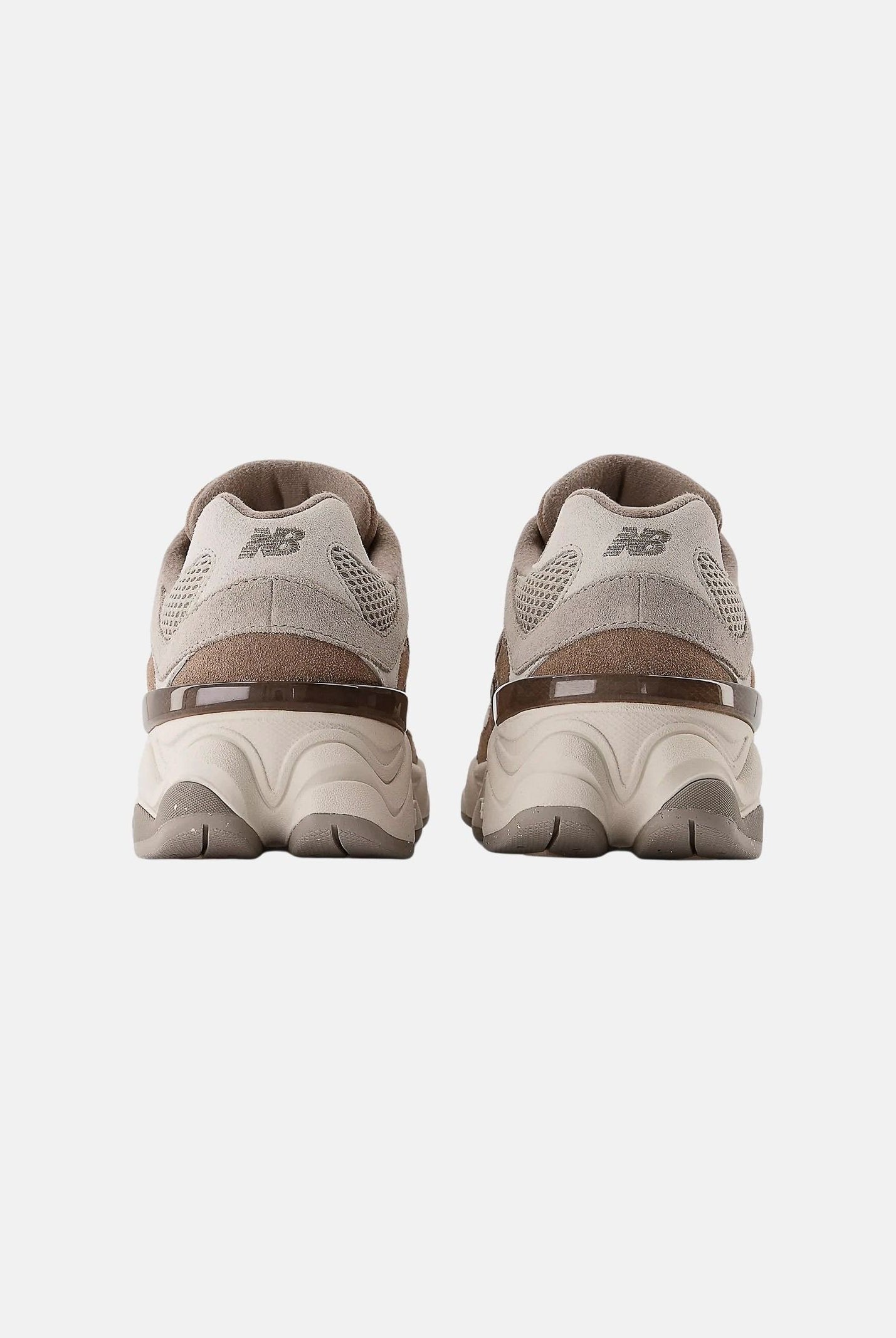 NEW BALANCE Sneakers 9060 marrone per uomo e donna GC9060EX . NEW BALANCE