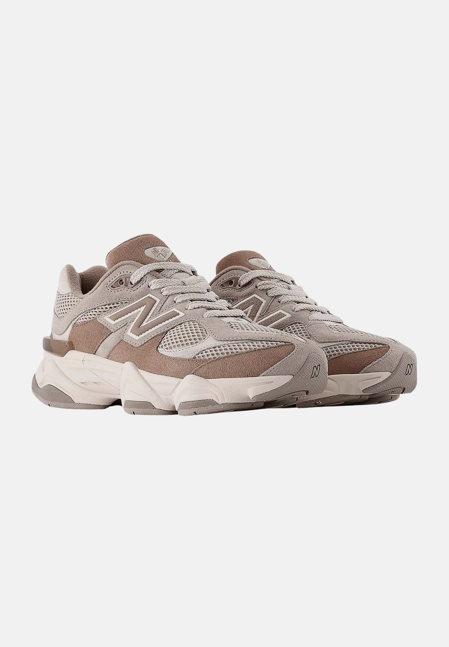 NEW BALANCE Sneakers 9060 marrone per uomo e donna GC9060EX . NEW BALANCE