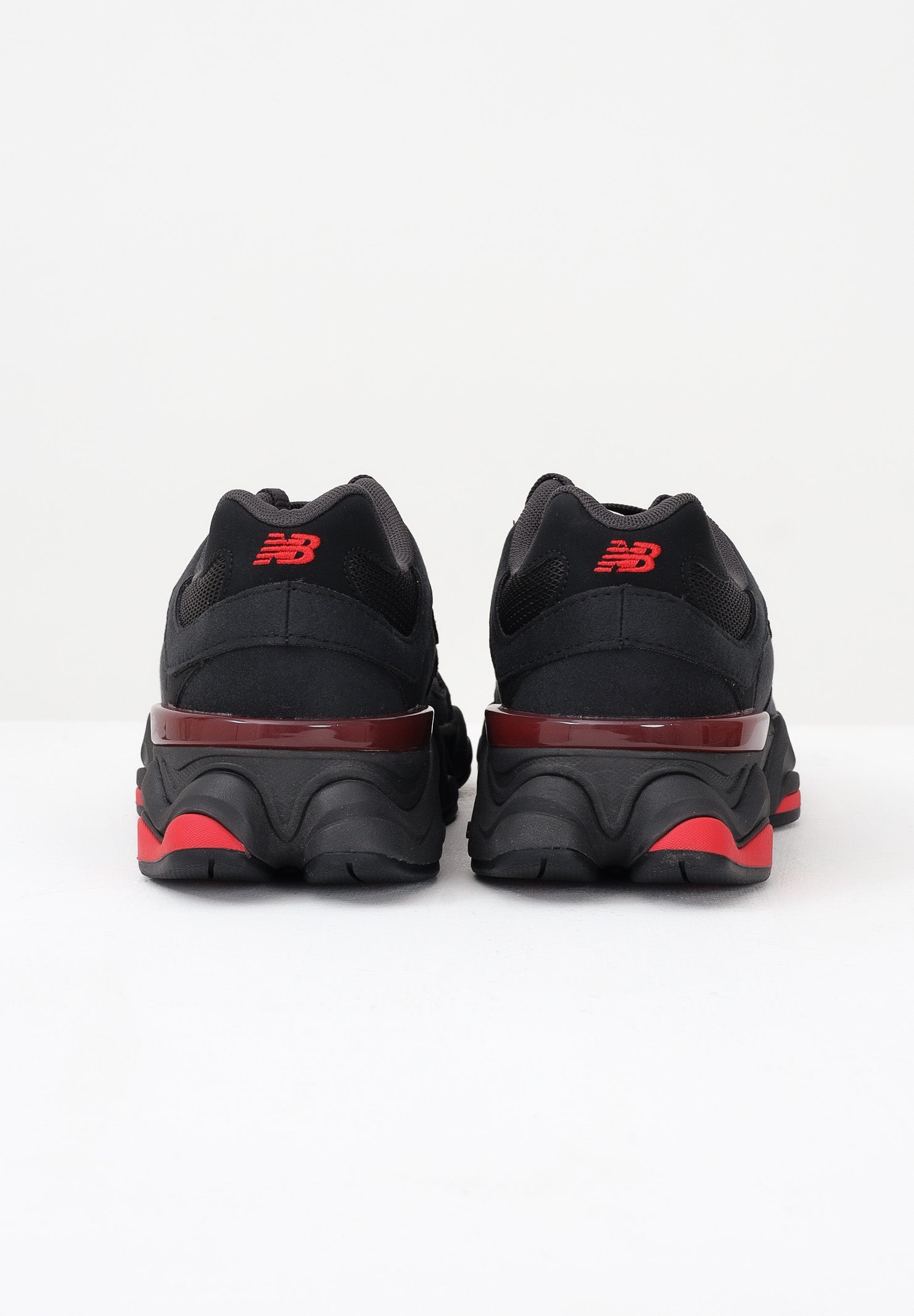 NEW BALANCE Sneakers 9060 nere e rosse da uomo e donna GC9060JR . NEW BALANCE