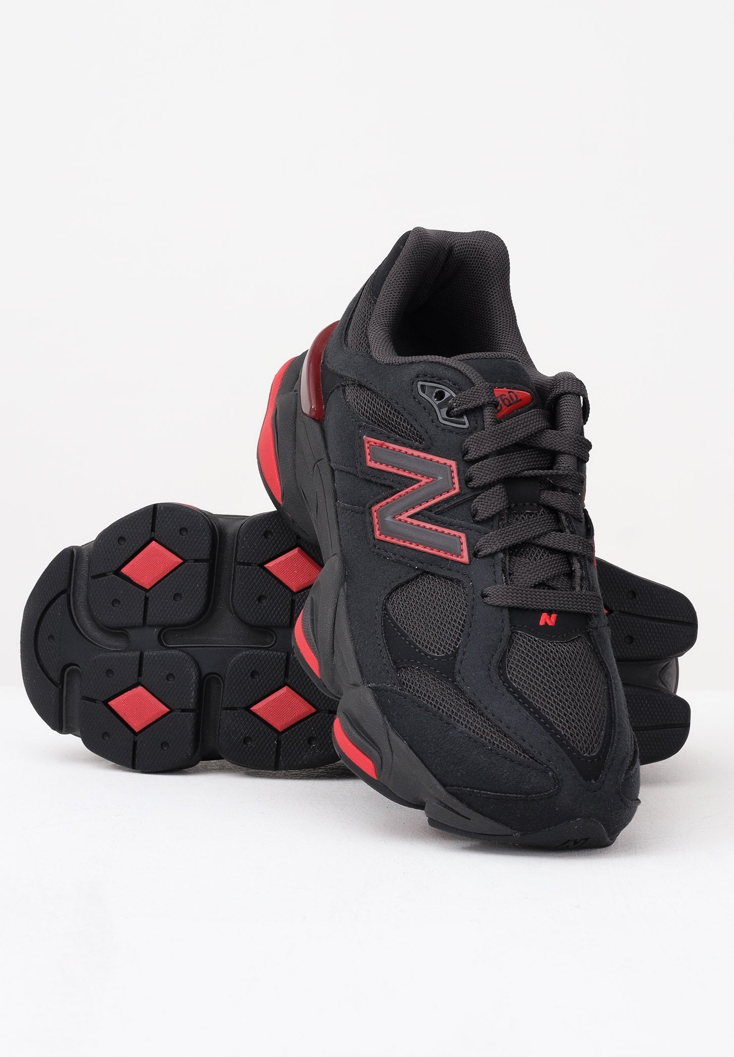 NEW BALANCE Sneakers 9060 nere e rosse da uomo e donna GC9060JR . NEW BALANCE