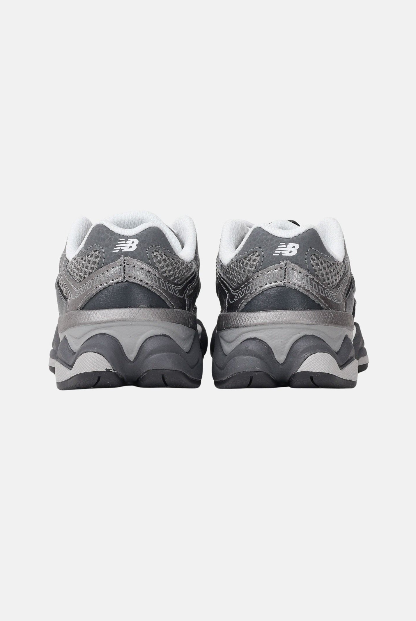 NEW BALANCE Sneakers 9060 grigie da neonato I90602W5 . NEW BALANCE