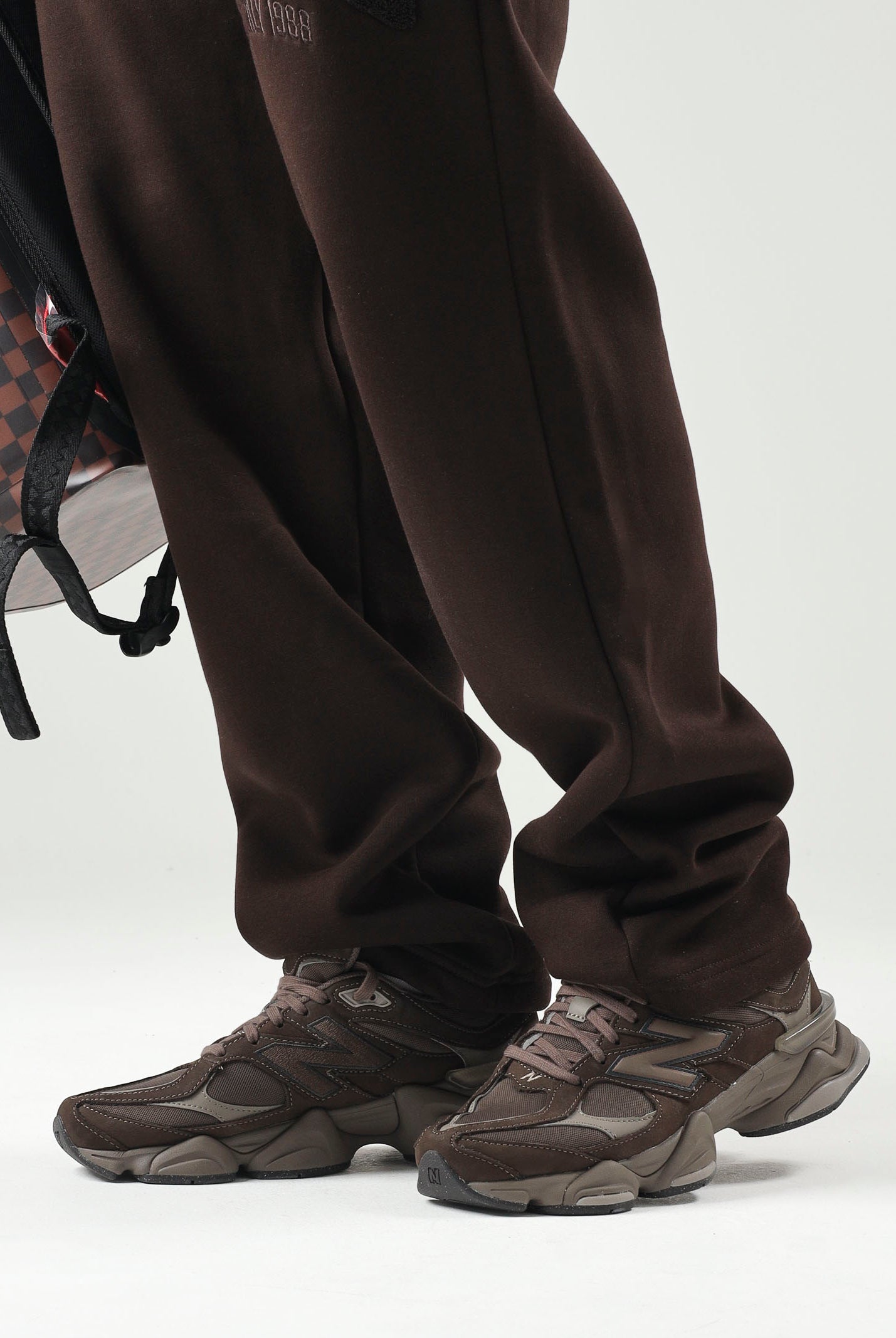 NEW BALANCE Sneakers 9060 marroni da uomo U9060493 . NEW BALANCE