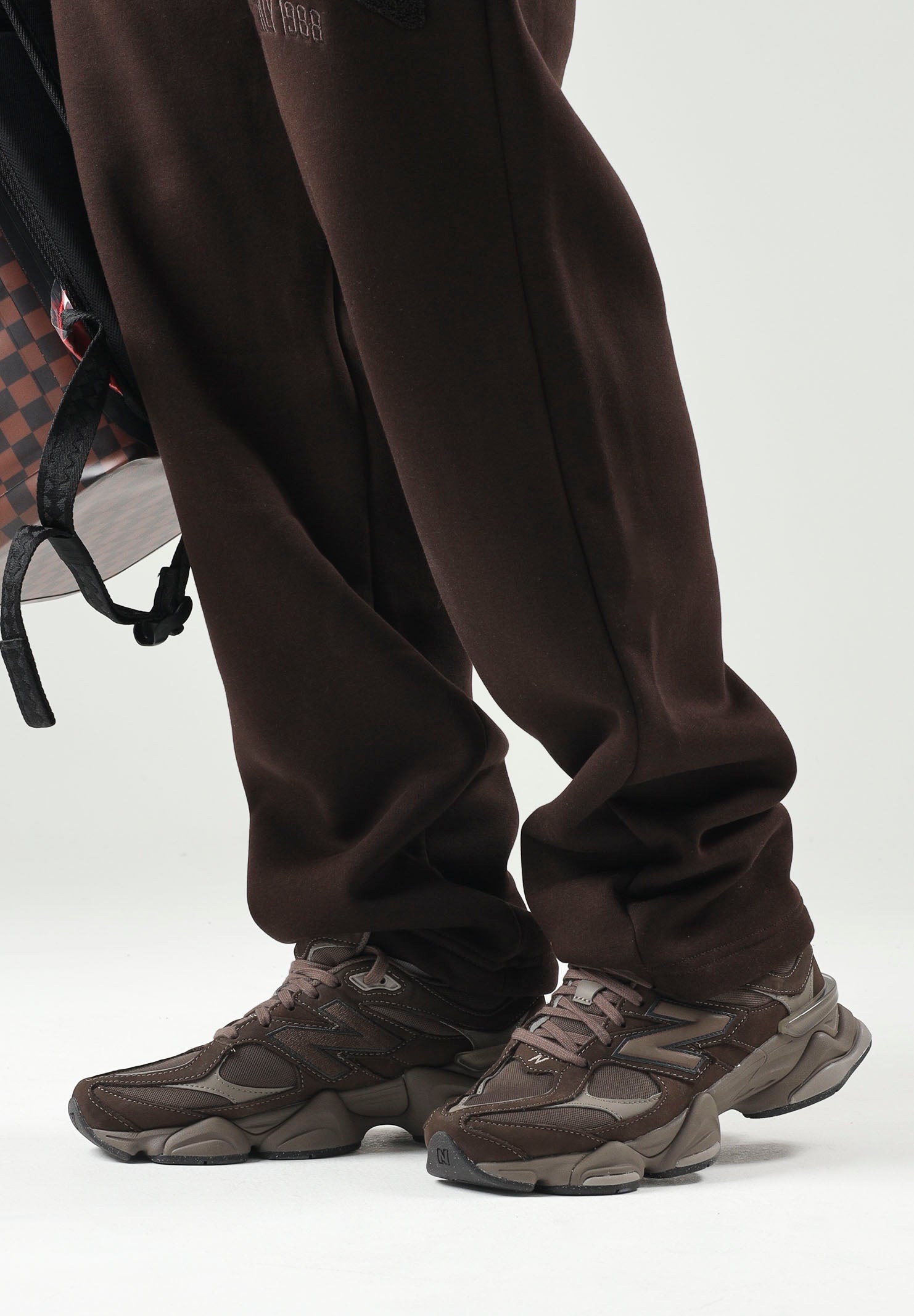 NEW BALANCE Sneakers 9060 marroni da uomo U9060493 . NEW BALANCE