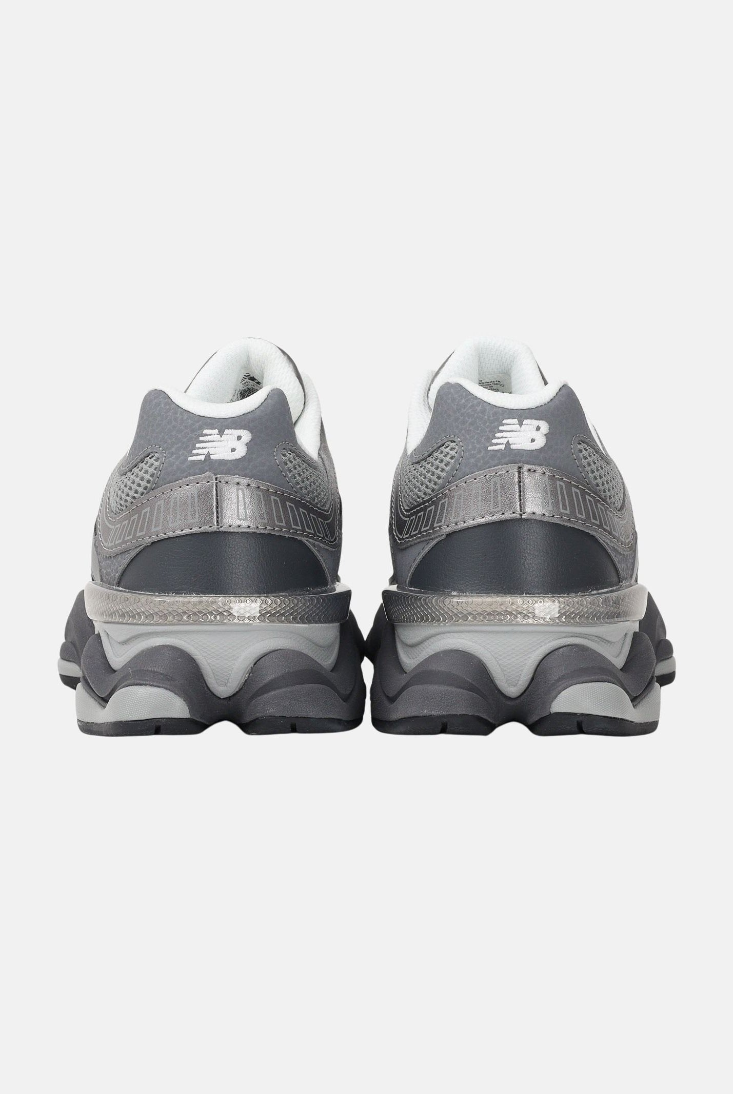 NEW BALANCE Sneakers 9060 grigie da uomo e donna U906051K . NEW BALANCE