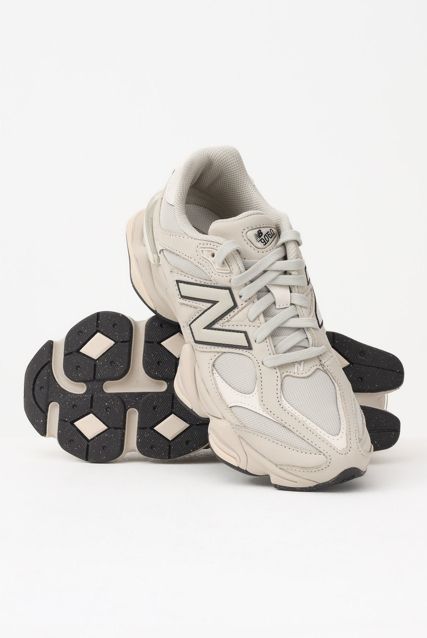 NEW BALANCE Sneakers 9060 beige da uomo U906078T . NEW BALANCE