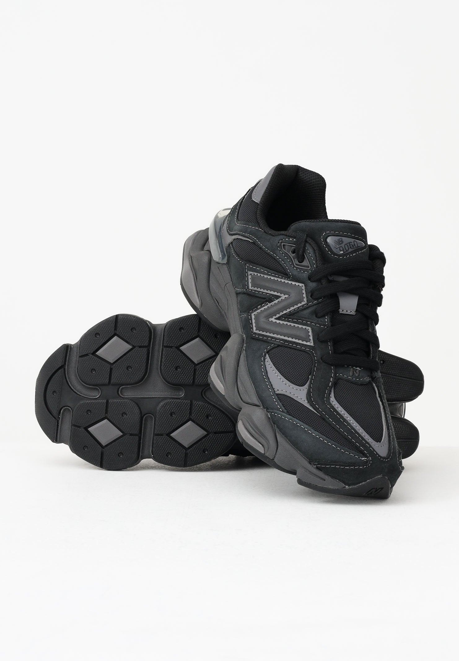 NEW BALANCE Sneakers 9060 nere da uomo U906079E . NEW BALANCE
