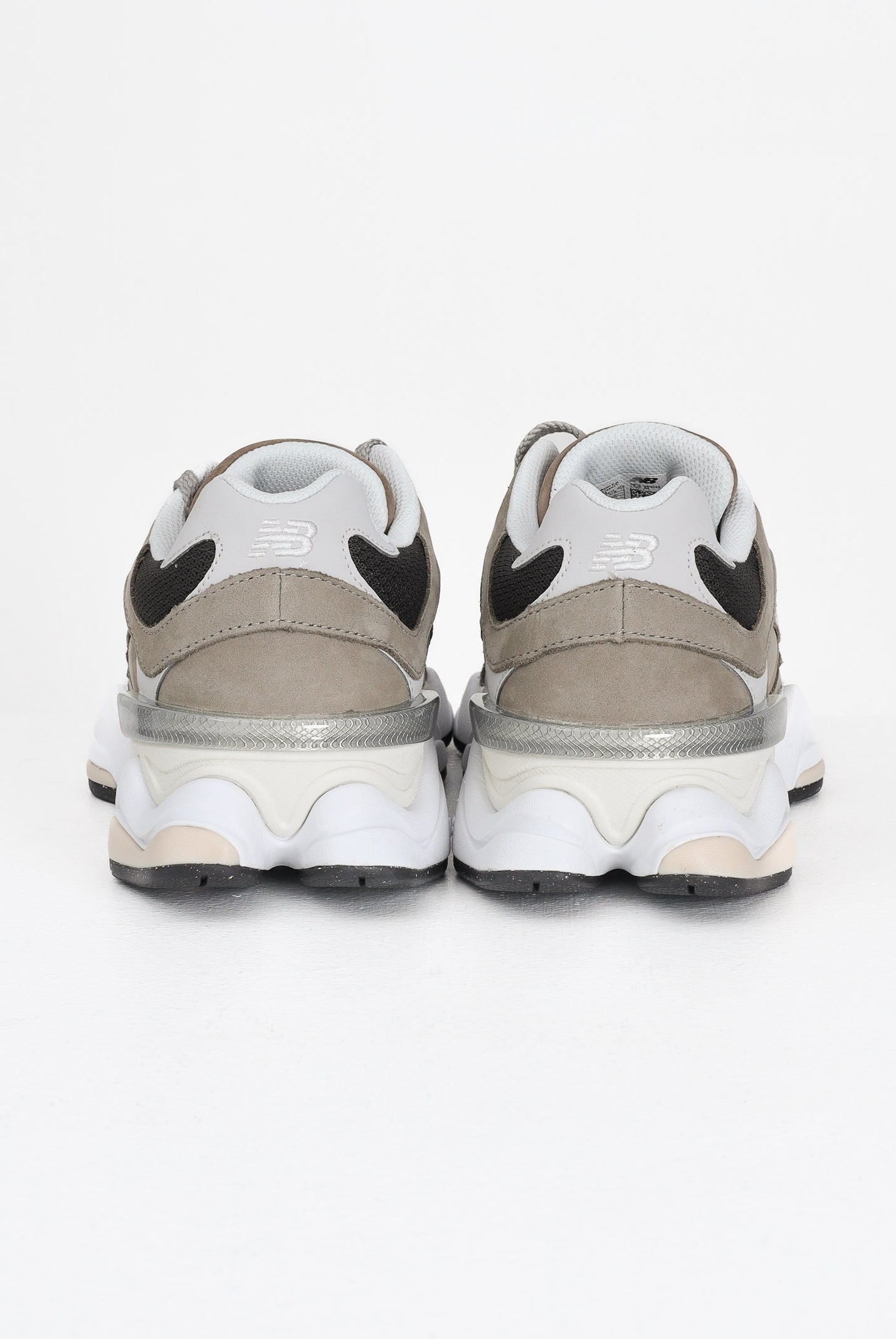 NEW BALANCE Sneakers 9060 tortora da uomo U9060CTA . NEW BALANCE