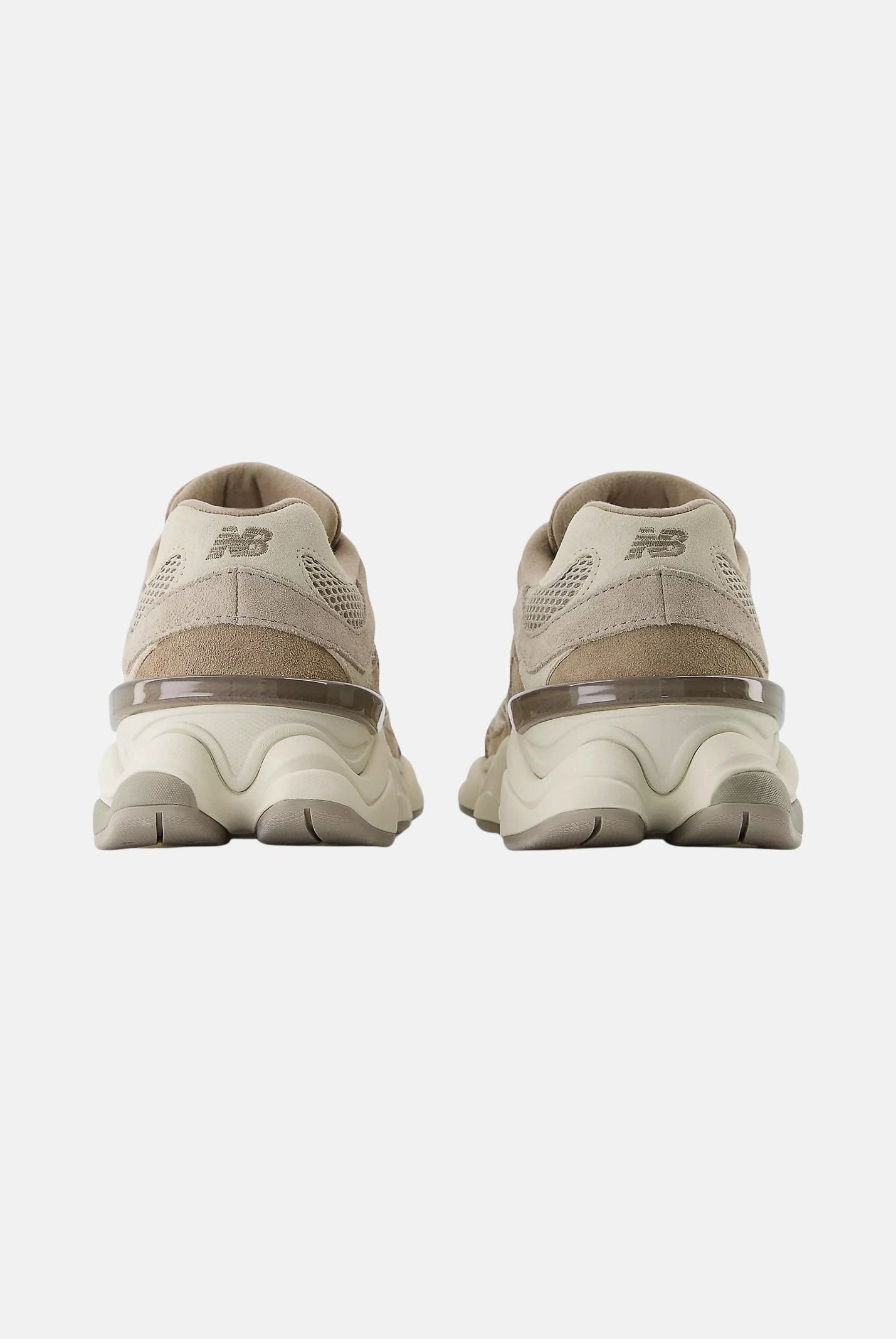 NEW BALANCE Sneakers 9060 marroni da uomo e donna con logo laterale U9060ERC . NEW BALANCE