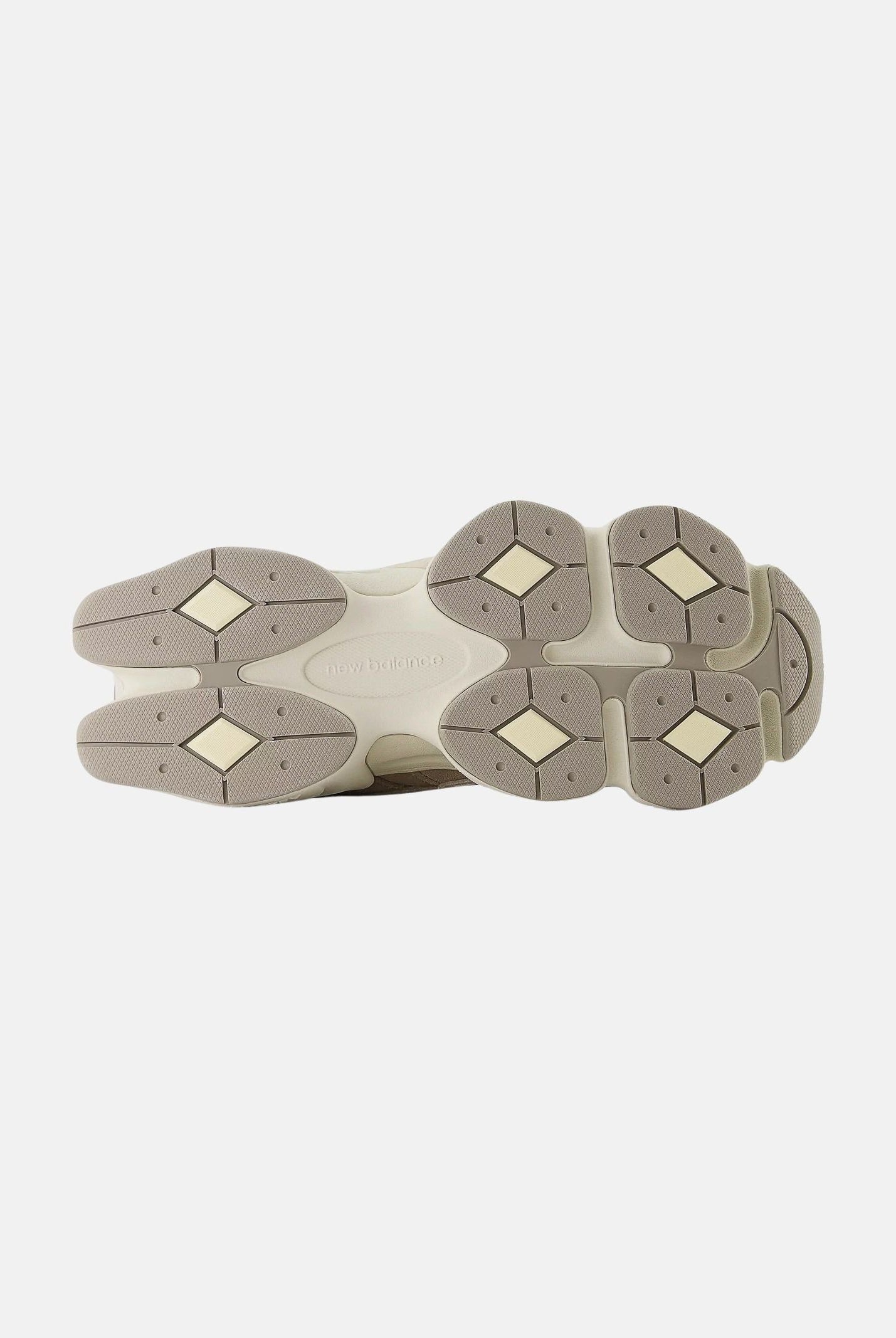 NEW BALANCE Sneakers 9060 marroni da uomo e donna con logo laterale U9060ERC . NEW BALANCE