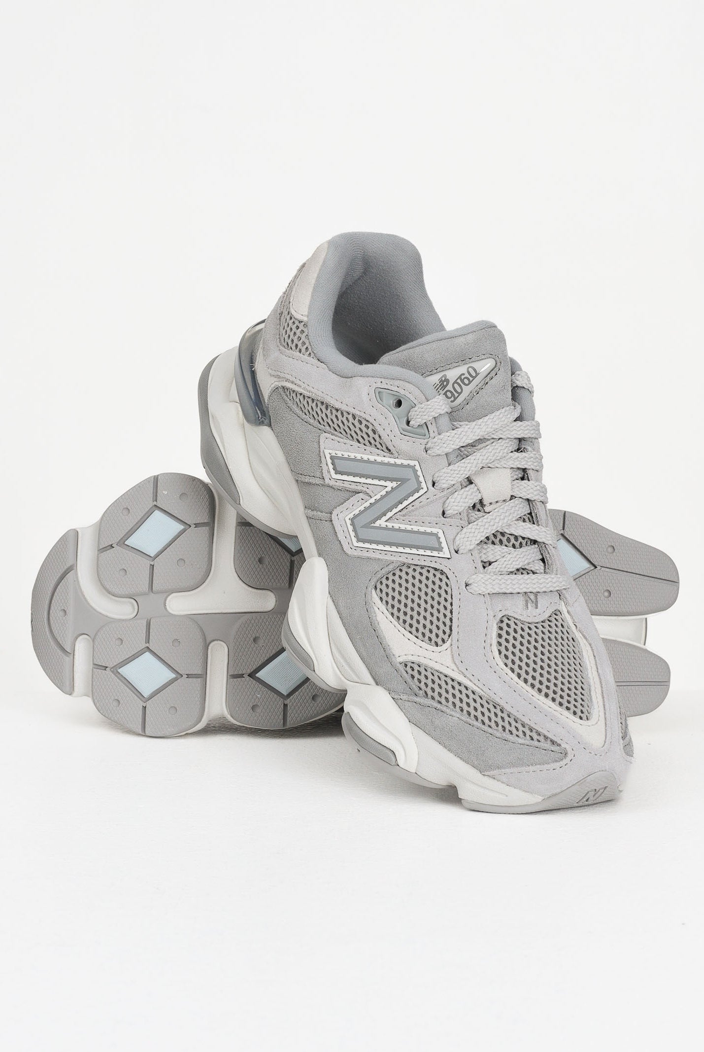 NEW BALANCE Sneakers 9060 grigie da uomo U9060ERD . NEW BALANCE