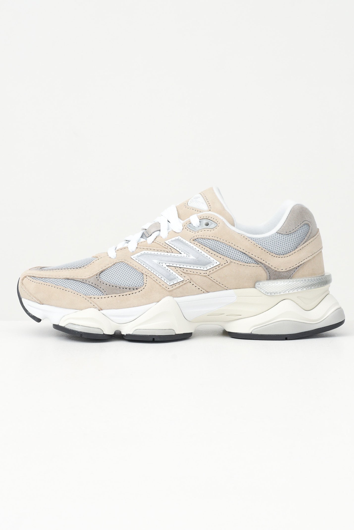 NEW BALANCE Sneakers 9060 beige da uomo U9060LBD . NEW BALANCE