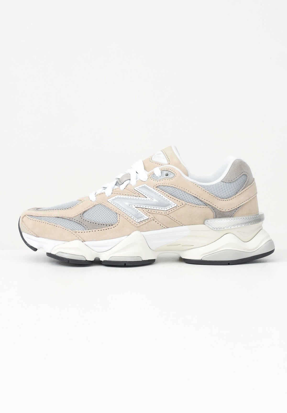 NEW BALANCE Sneakers 9060 beige da uomo U9060LBD . NEW BALANCE