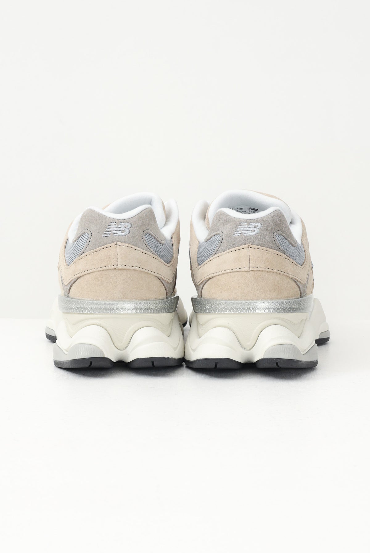 NEW BALANCE Sneakers 9060 beige da uomo U9060LBD . NEW BALANCE