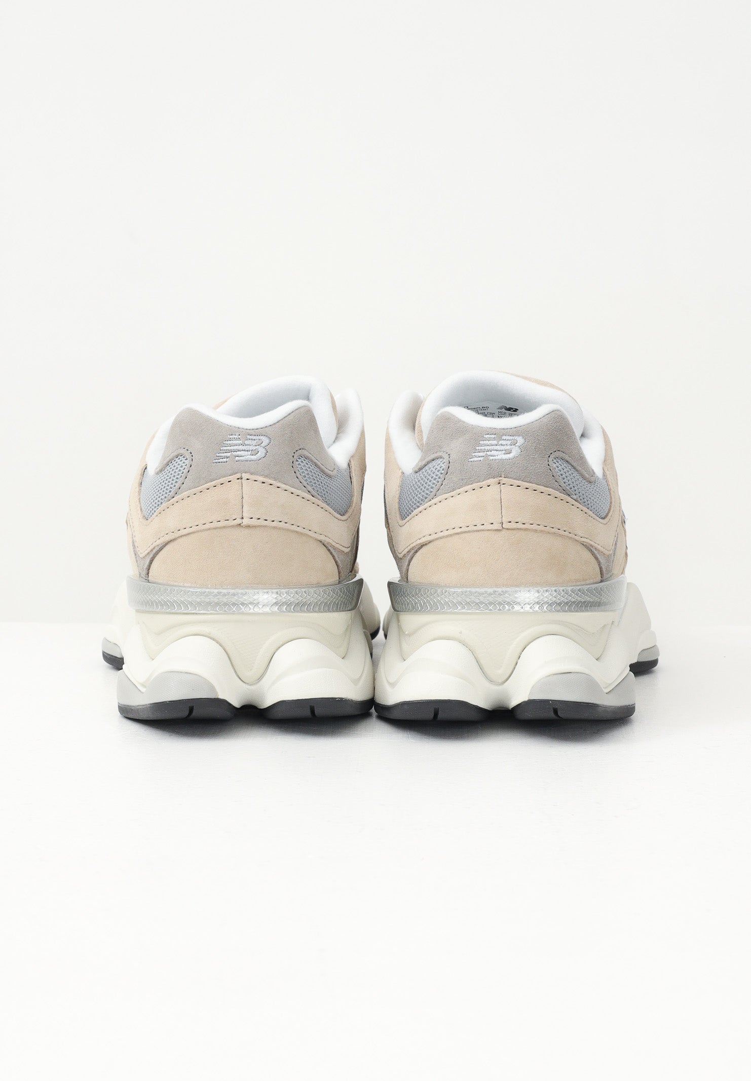 NEW BALANCE Sneakers 9060 beige da uomo U9060LBD . NEW BALANCE