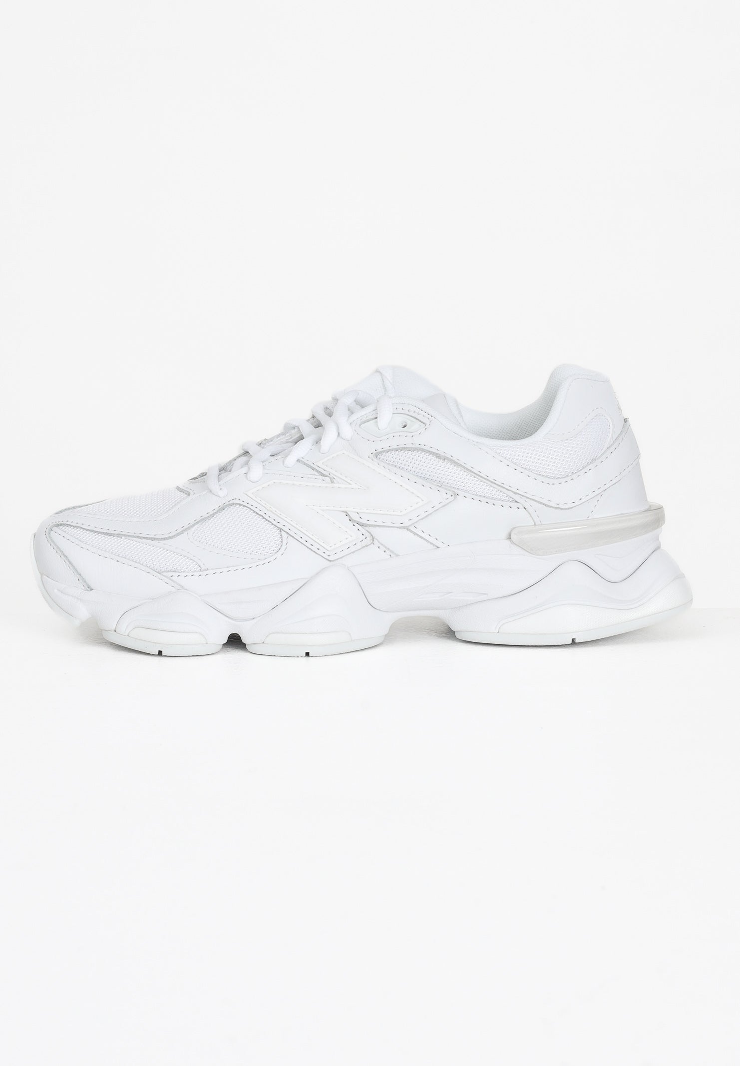 NEW BALANCE Sneakers 9060 bianche da uomo U9060NRJ . NEW BALANCE
