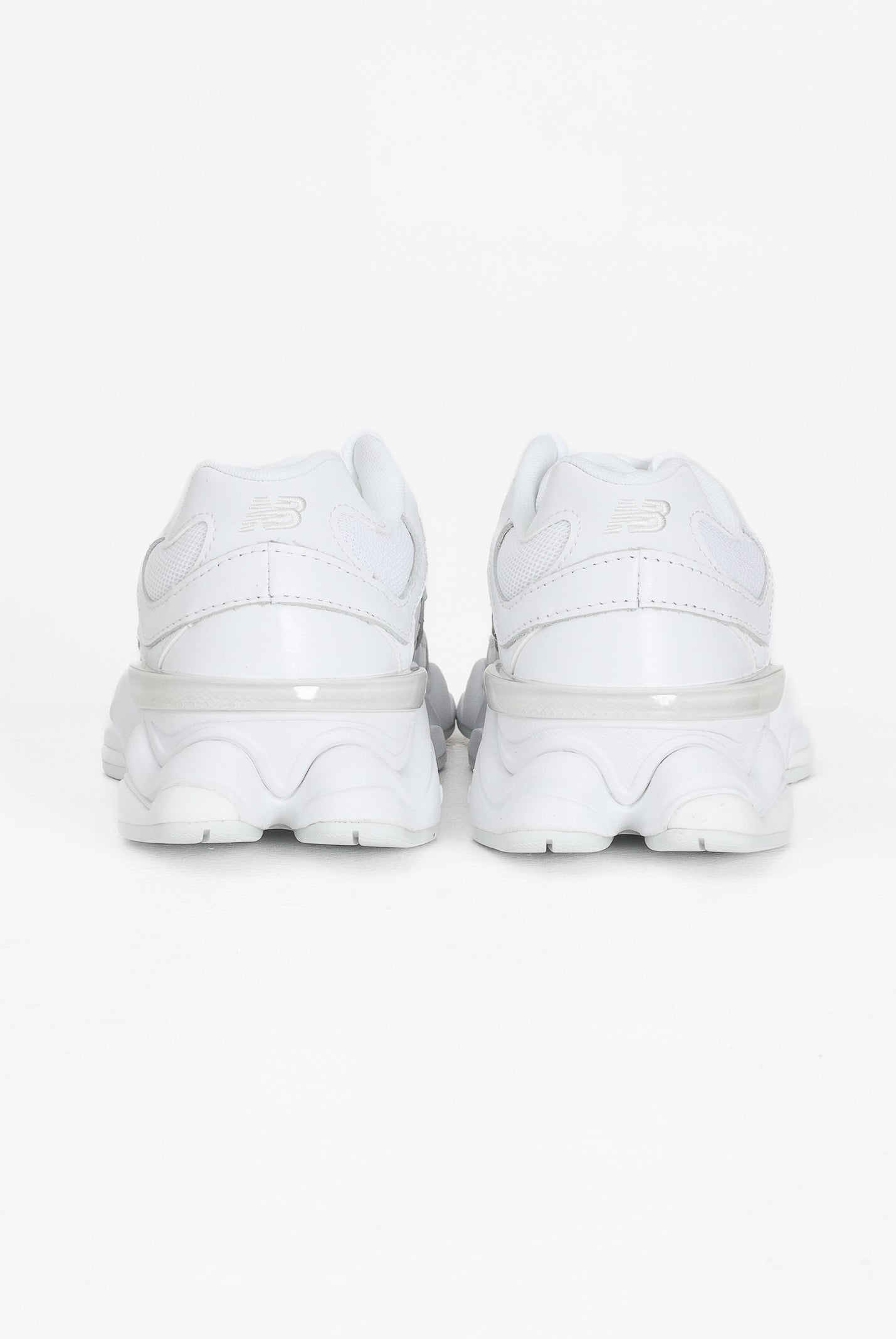 NEW BALANCE Sneakers 9060 bianche da uomo U9060NRJ . NEW BALANCE