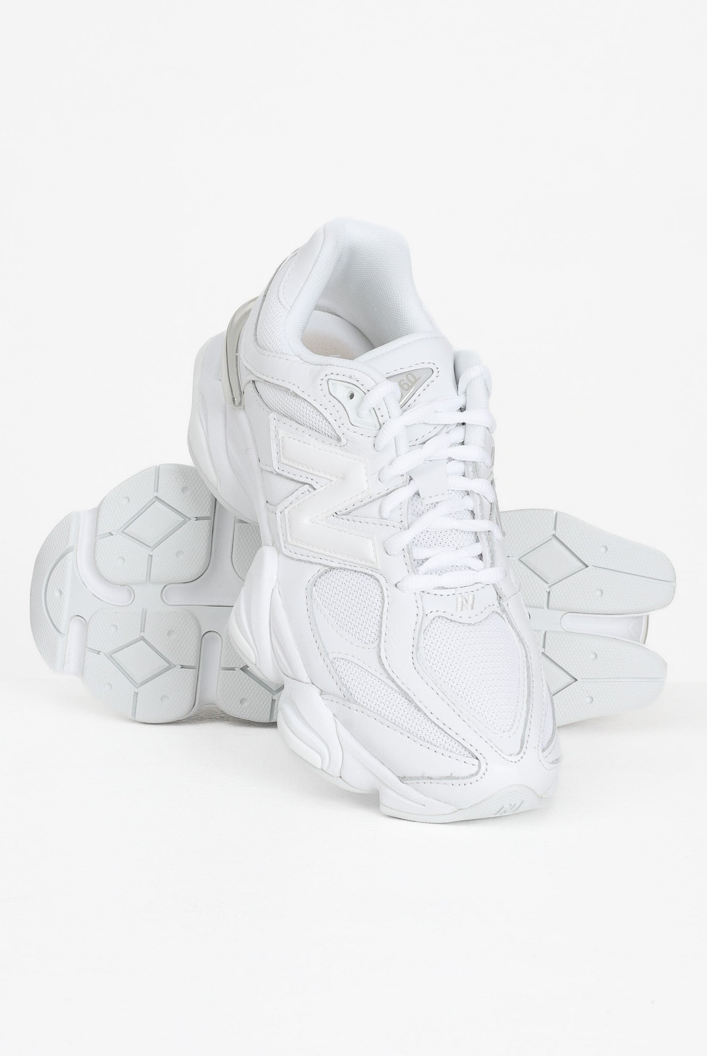 NEW BALANCE Sneakers 9060 bianche da uomo U9060NRJ . NEW BALANCE