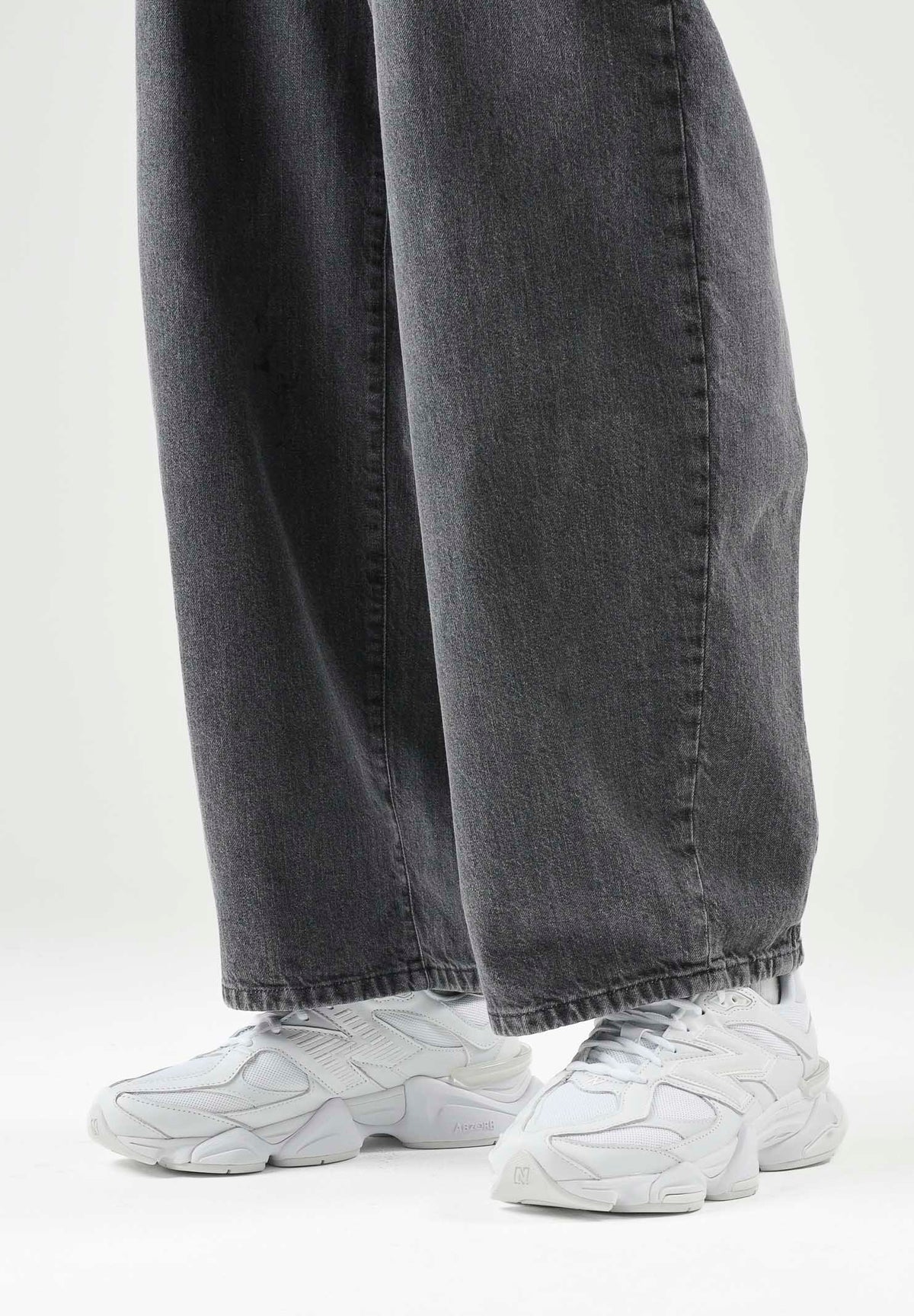 NEW BALANCE Sneakers 9060 bianche da uomo e donna U9060NRJ . NEW BALANCE