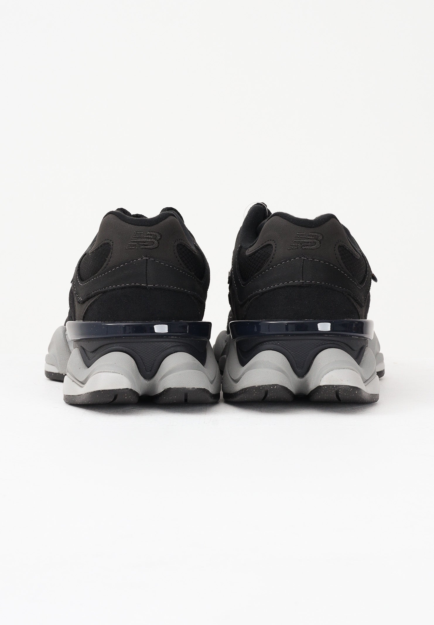 NEW BALANCE Sneakers 9060 nere da uomo e donna U9060ORA . NEW BALANCE