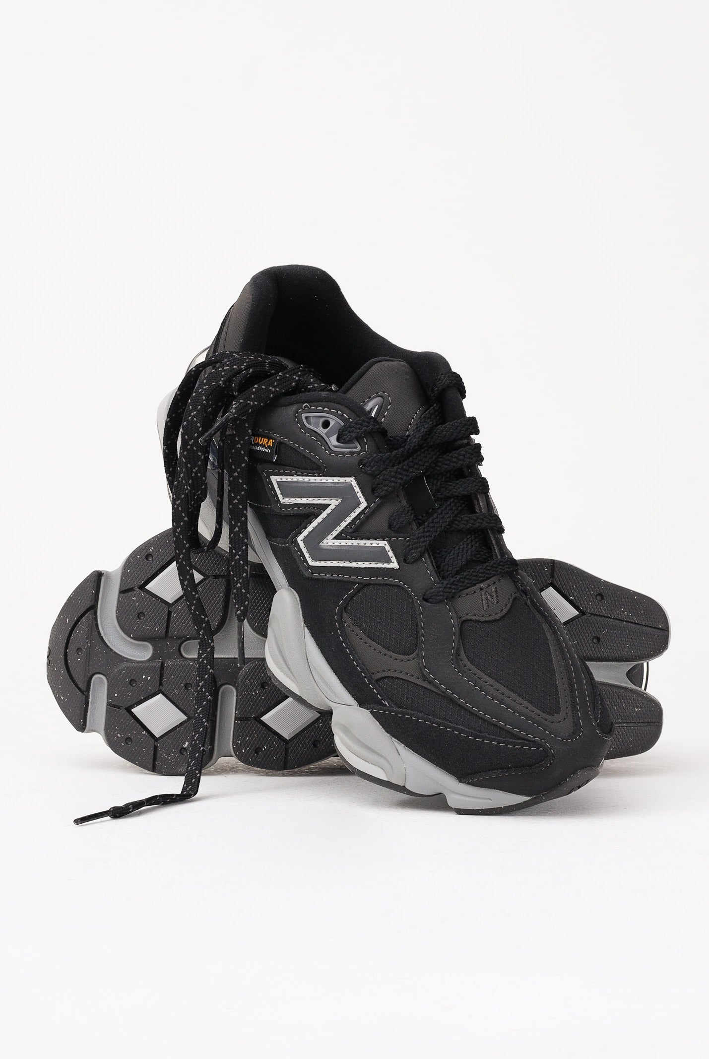 NEW BALANCE Sneakers 9060 nere da uomo e donna U9060ORA . NEW BALANCE