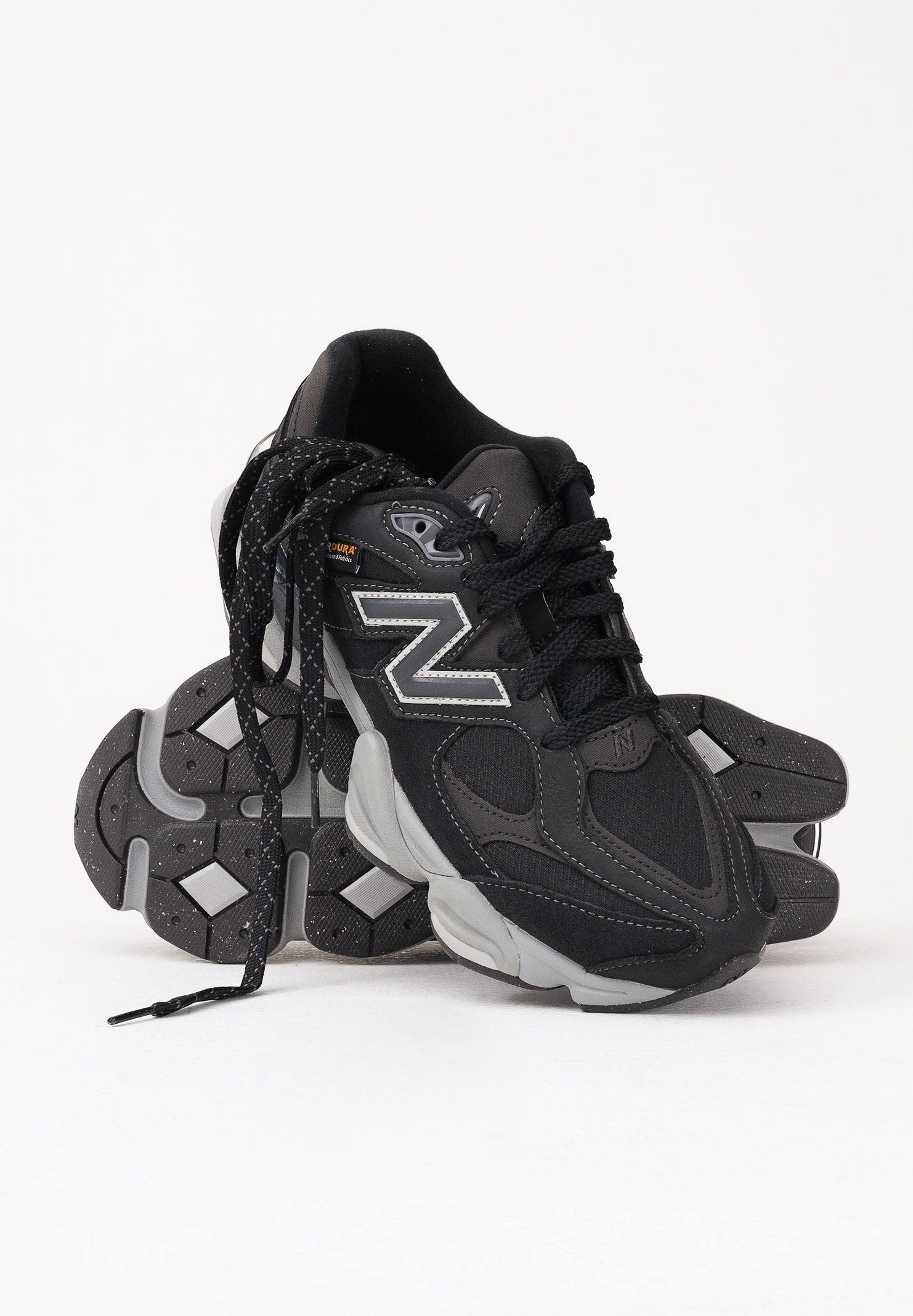 NEW BALANCE Sneakers 9060 nere da uomo e donna U9060ORA . NEW BALANCE