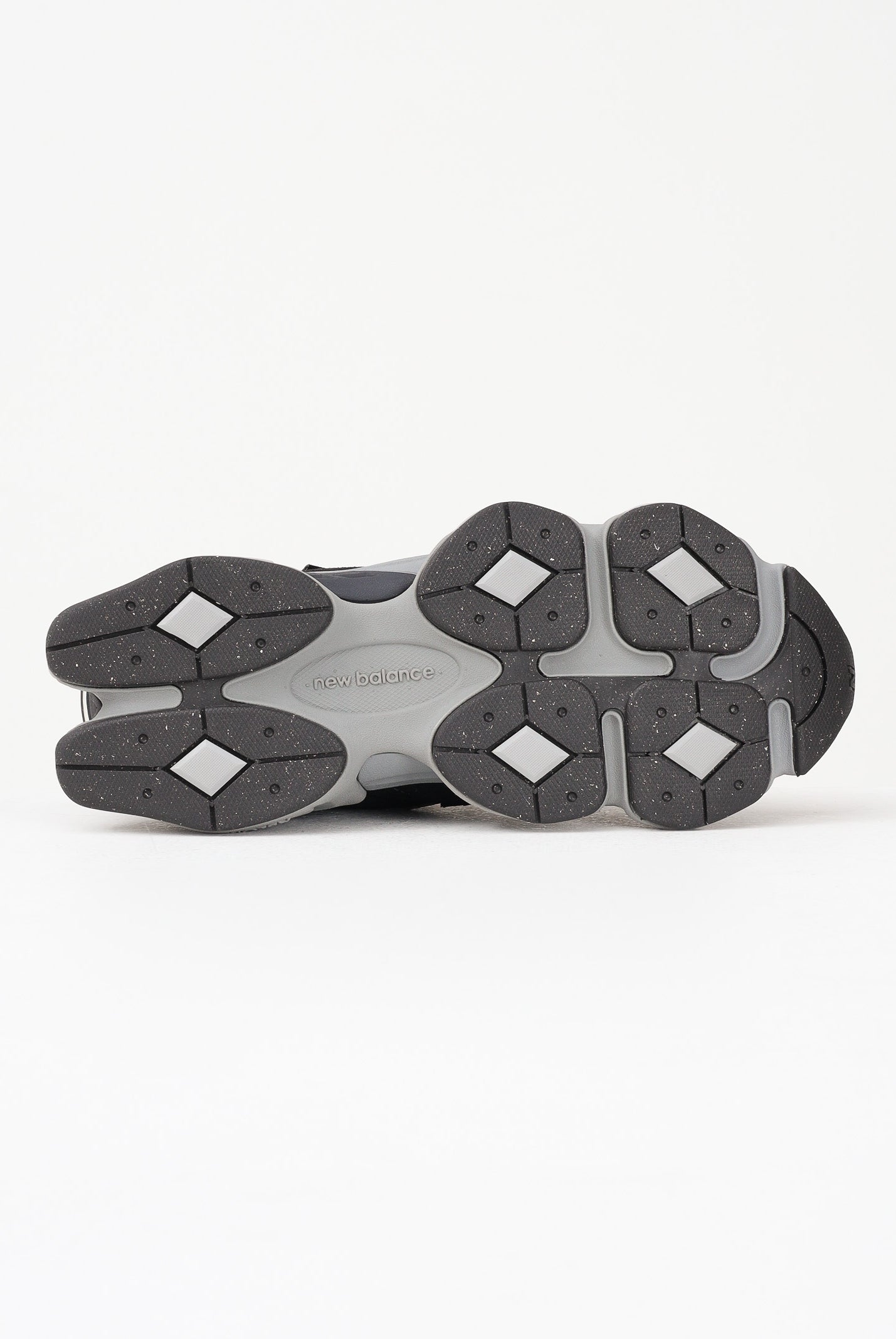 NEW BALANCE Sneakers 9060 nere da uomo e donna U9060ORA . NEW BALANCE