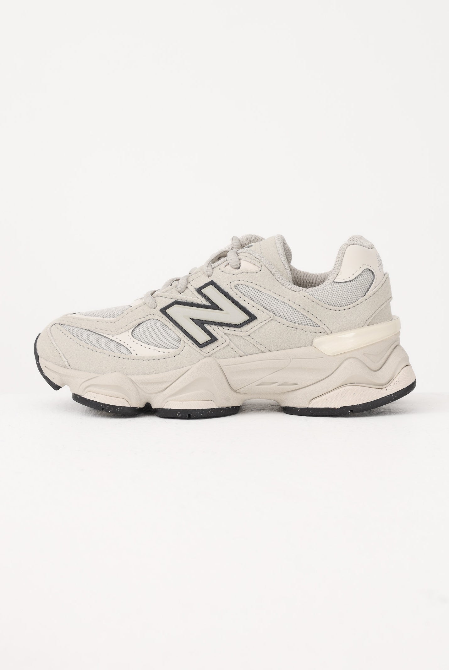 NEW BALANCE Sneakers 9060 Lace panna da bambino e bambina P9060445 . NEW BALANCE