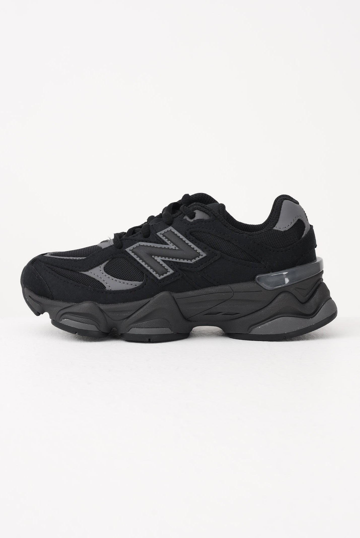 NEW BALANCE Sneakers 9060 Lace nere da bambino e bambina P9060662 . NEW BALANCE