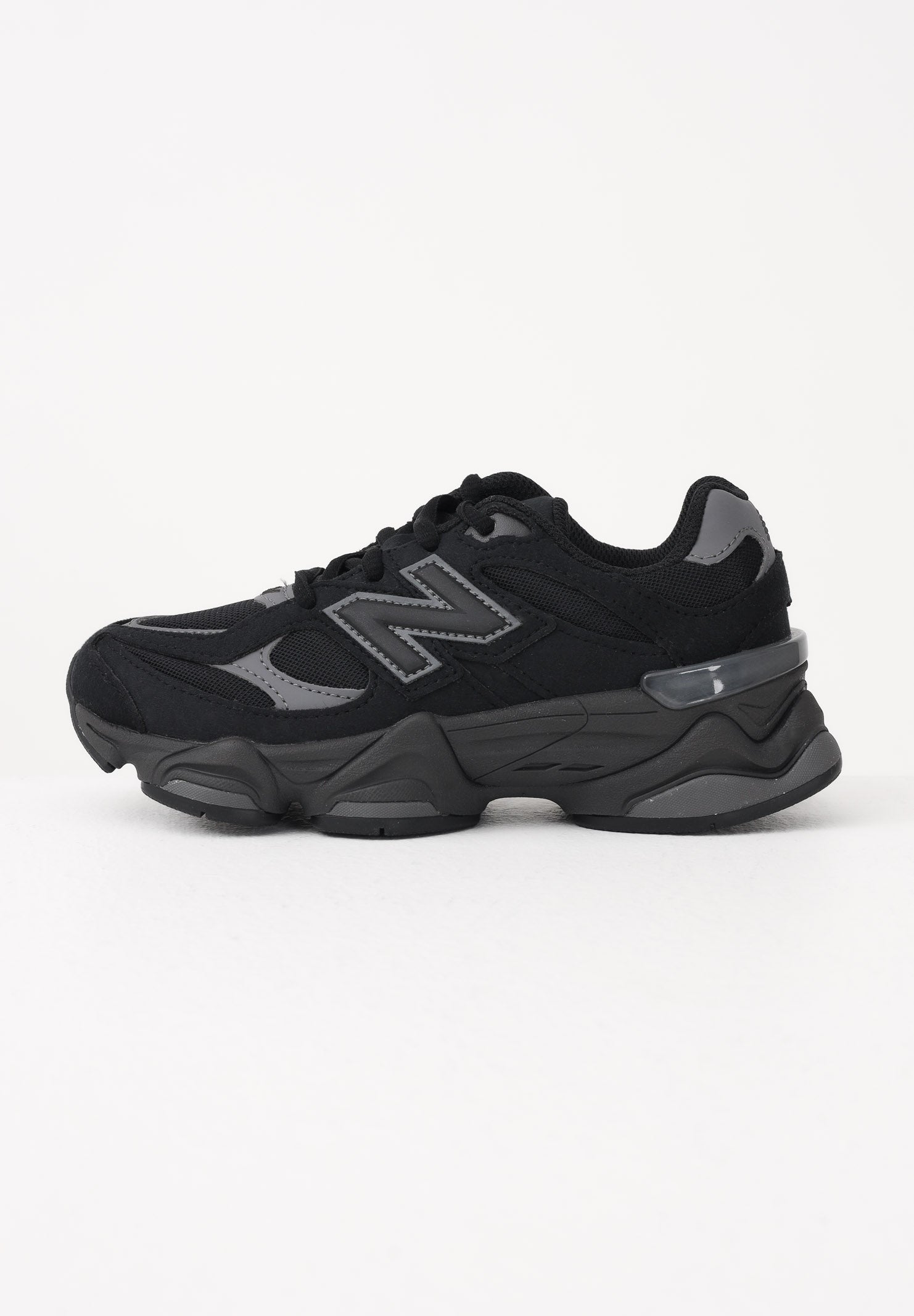 NEW BALANCE Sneakers 9060 Lace nere da bambino e bambina P9060662 . NEW BALANCE