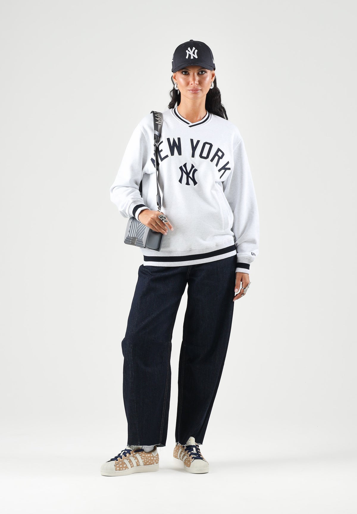 NEW ERA Felpa girocollo NEW YORK YANKEES grigio per uomo e donna con maxi logo 14959696 . NEW ERA