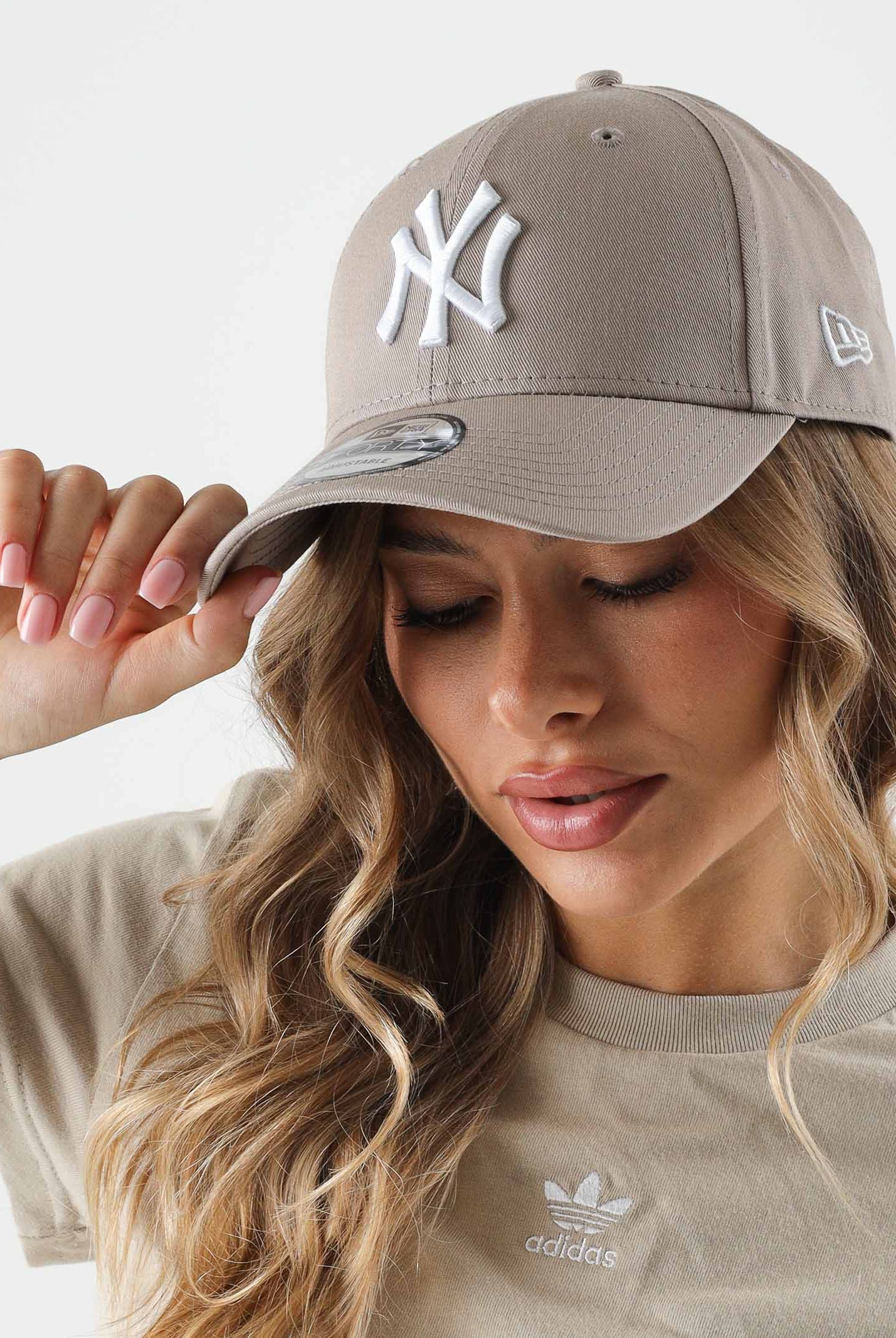 NEW ERA Cappello con visiera New York Yankees League Essential marrone per uomo e donna 60471457 . NEW ERA