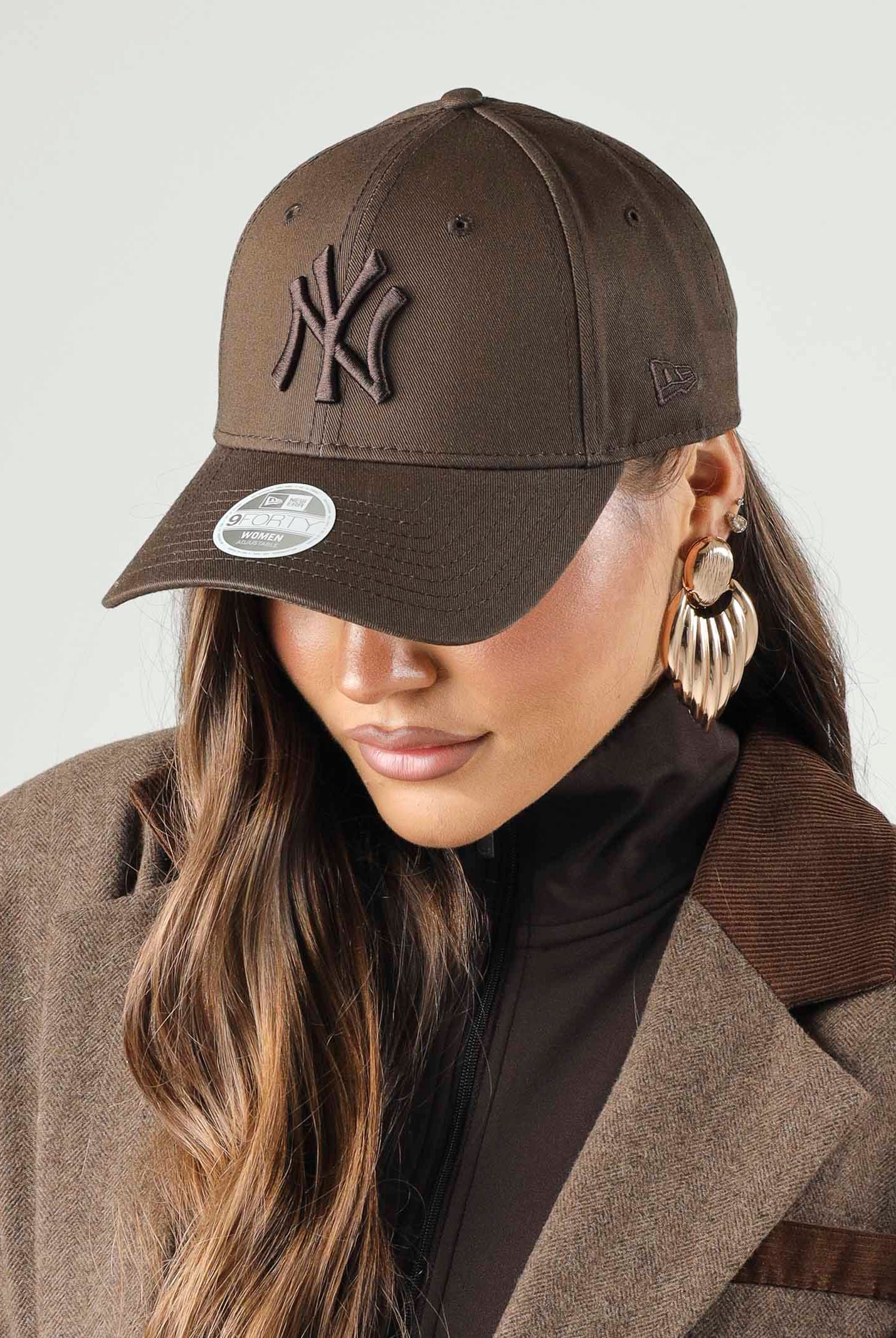 NEW ERA Cappello con visiera 9FORTY New York Yankees League Essential marrone per uomo e donna 60471462 . NEW ERA