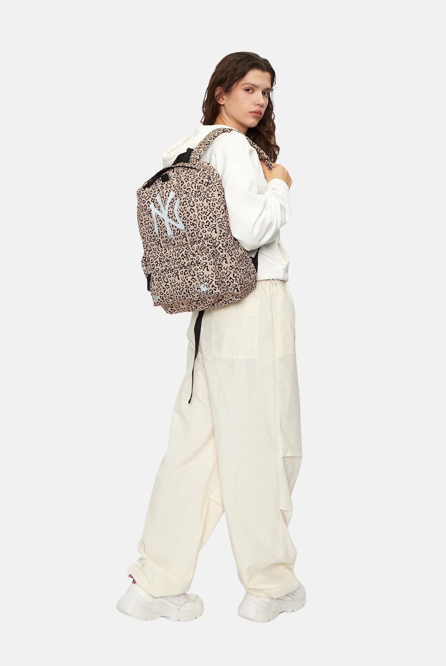 NEW ERA zaino AOP Stadium NYY beige chiaro/leopardato beige da donna. 60503766 . NEW ERA