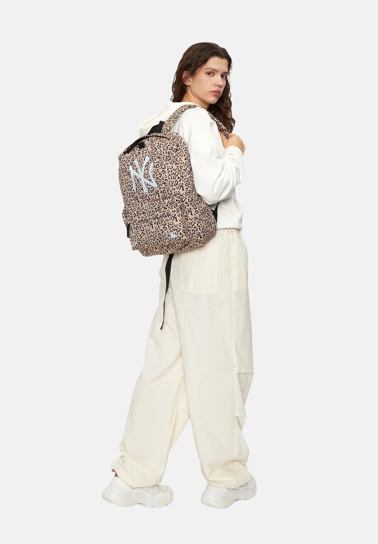 NEW ERA zaino AOP Stadium NYY beige chiaro/leopardato beige da donna. 60503766 . NEW ERA