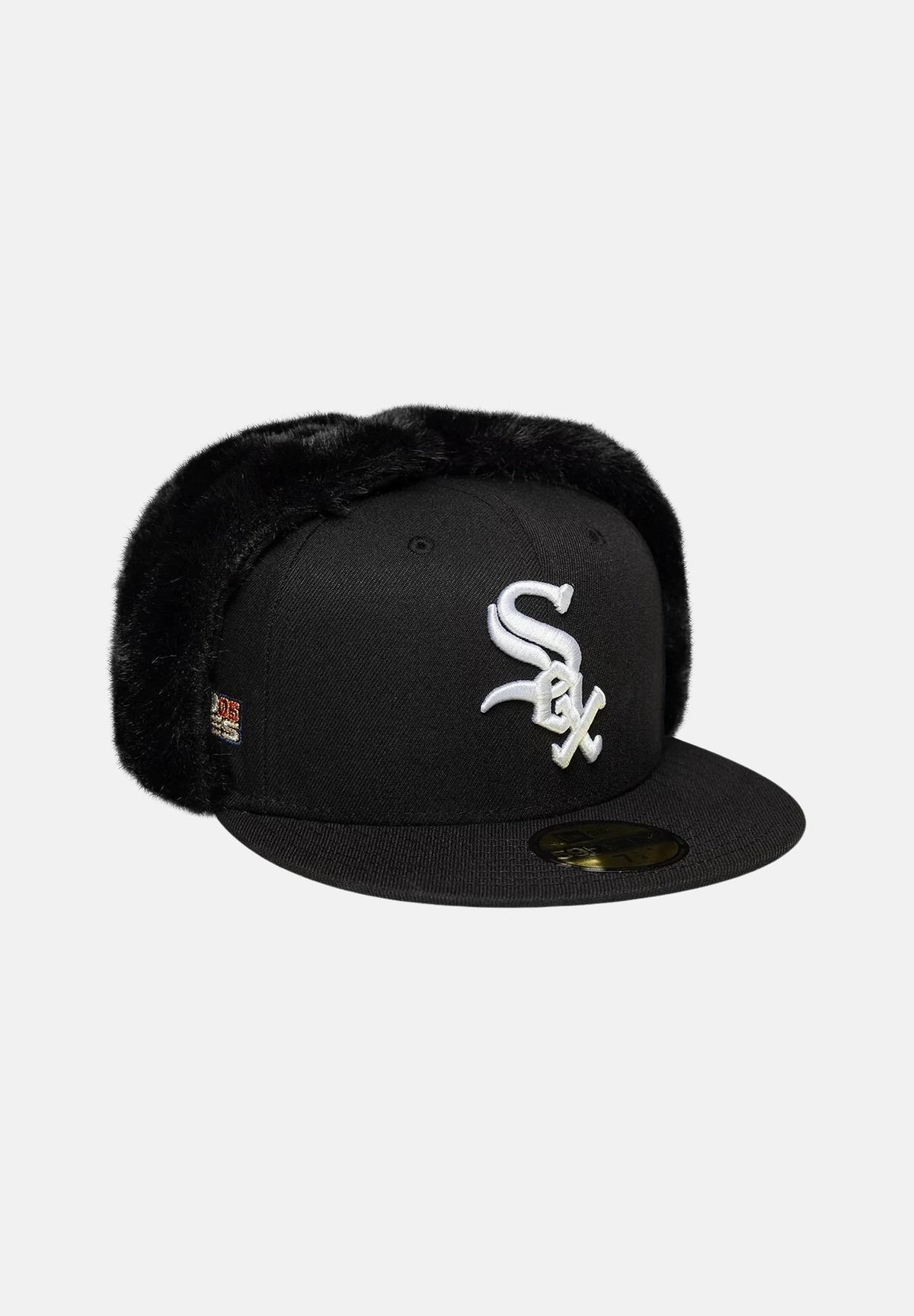 NEW ERA Cappello con visiera 59FIFTY DOGEAR CHICAGO nero per uomo e donna con paraorecchie foderati. 60842640 . NEW ERA
