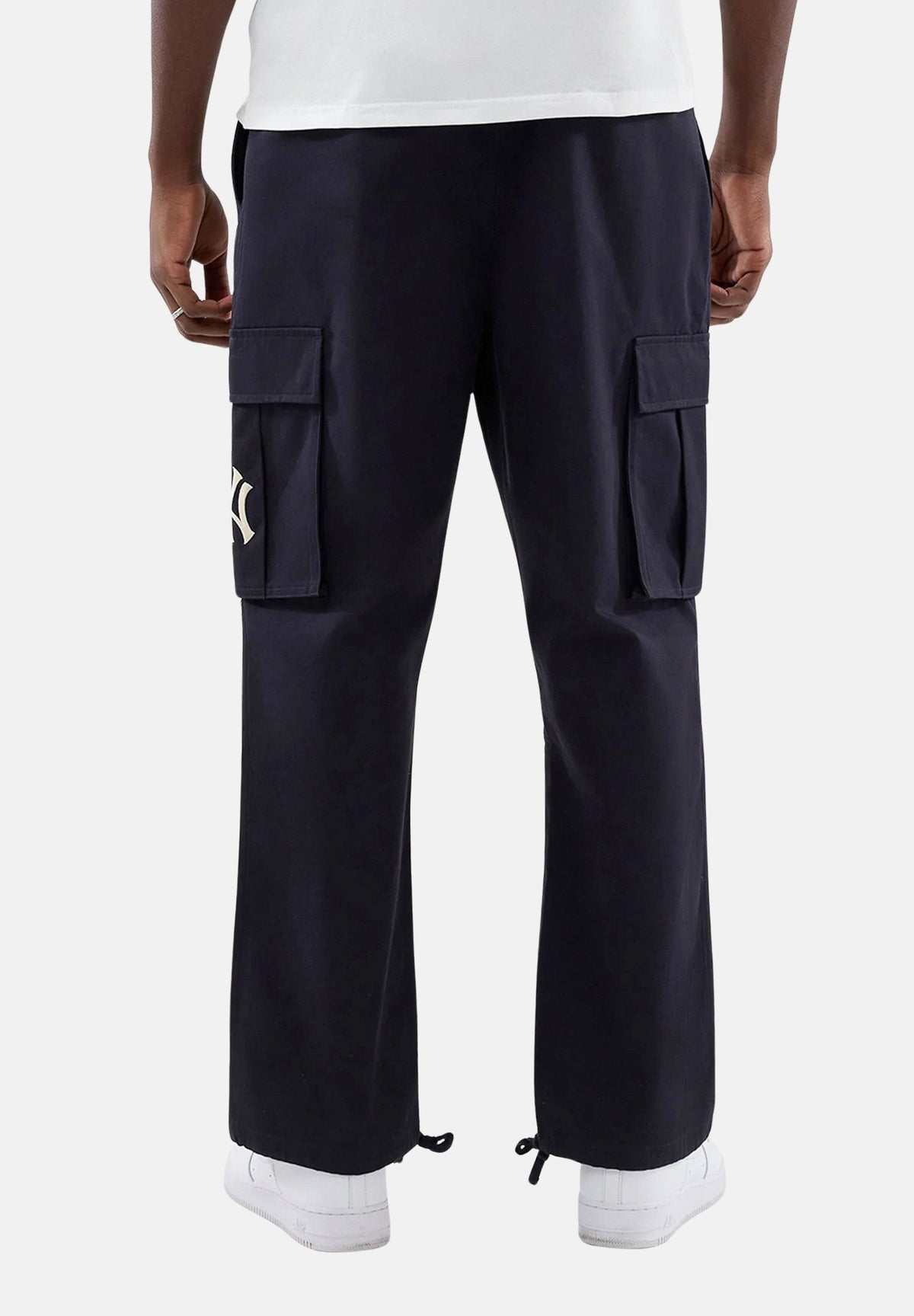 NEW ERA Pantaloni casual navy scuro-blu da uomo con mini logo iconico 60897495 . NEW ERA