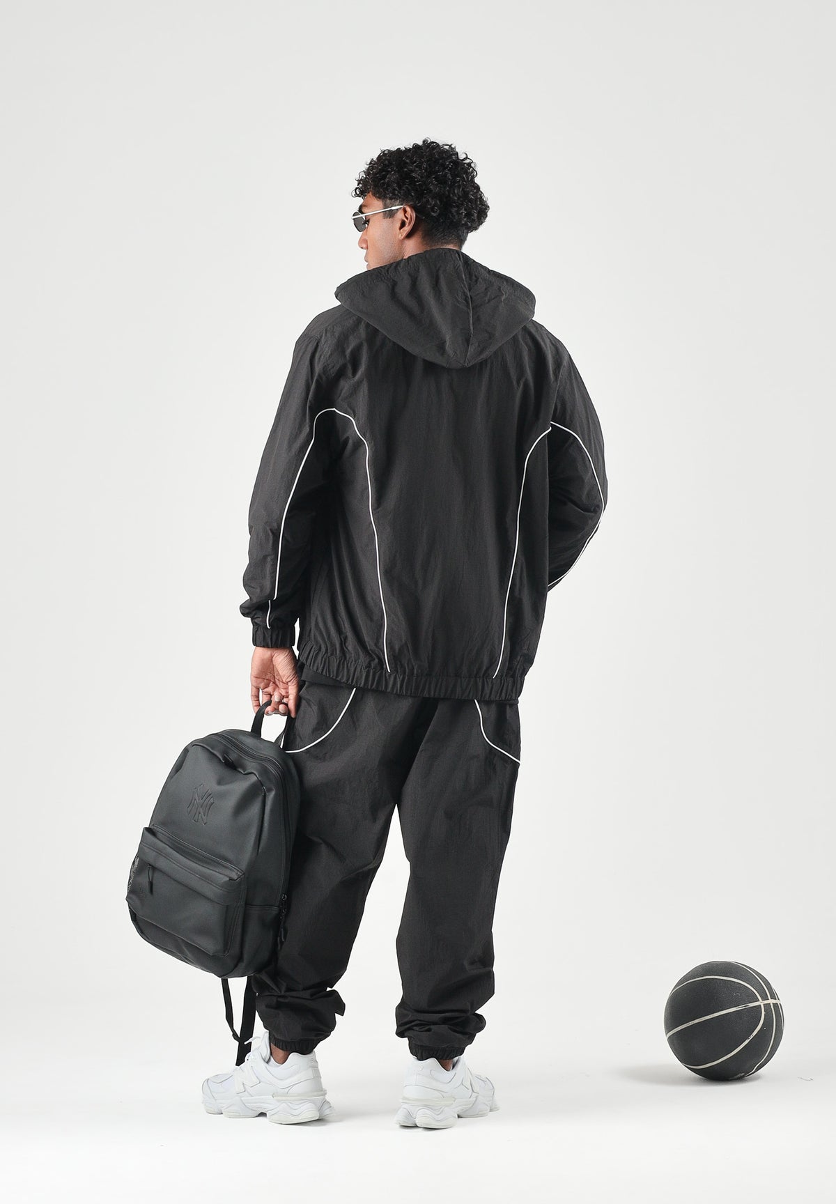 NEW ERA Pantaloni sportivi nero scuro per uomo e donna con mini logo laterale. 60897501 . NEW ERA