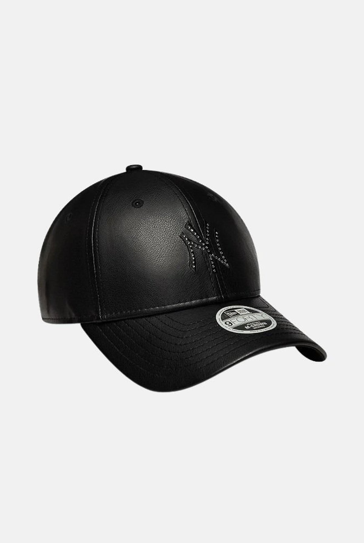 NEW ERA Cappello con visiera 9FORTY per donna in tessuto sintetico effetto pelle e logo NY tono su tono 60915811 . NEW ERA