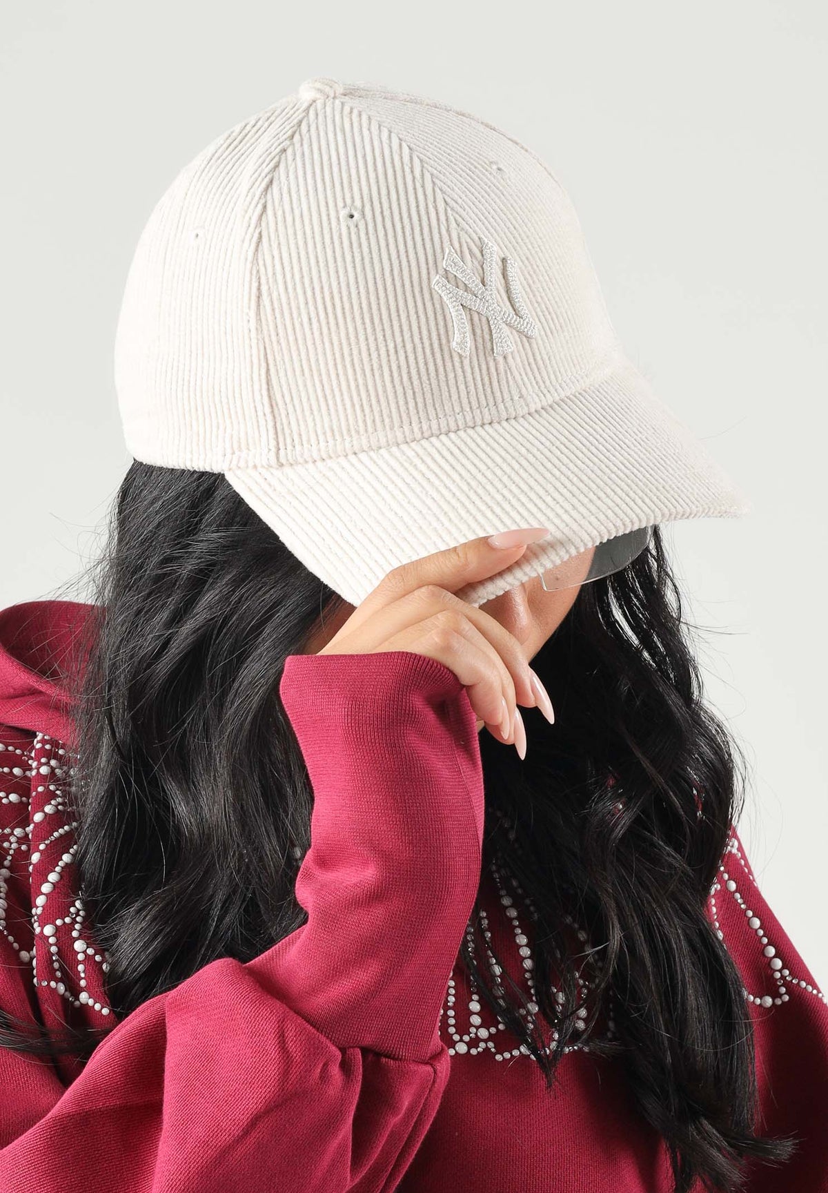 NEW ERA Cappello con visiera 9FORTY M pietra/beige chiaro da donna con logo iconico NY. 60915812 . NEW ERA