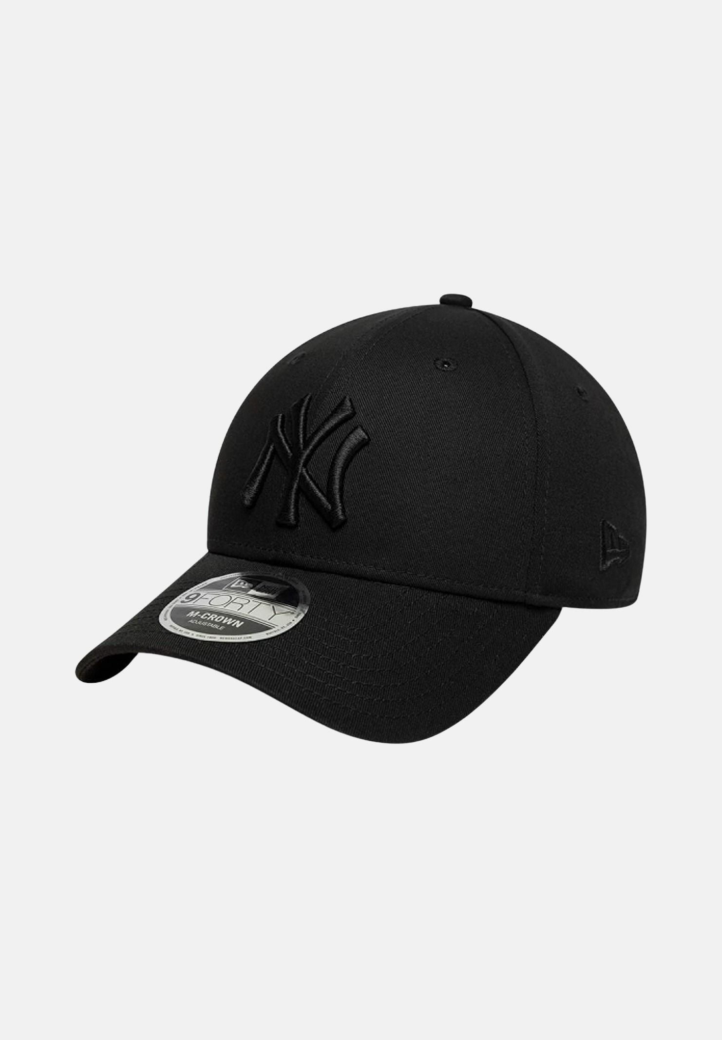 NEW ERA Cappello con visiera 9FORTY M-CROWN NEW YORK nero per uomo e donna con logo tono su tono 60915963 . NEW ERA