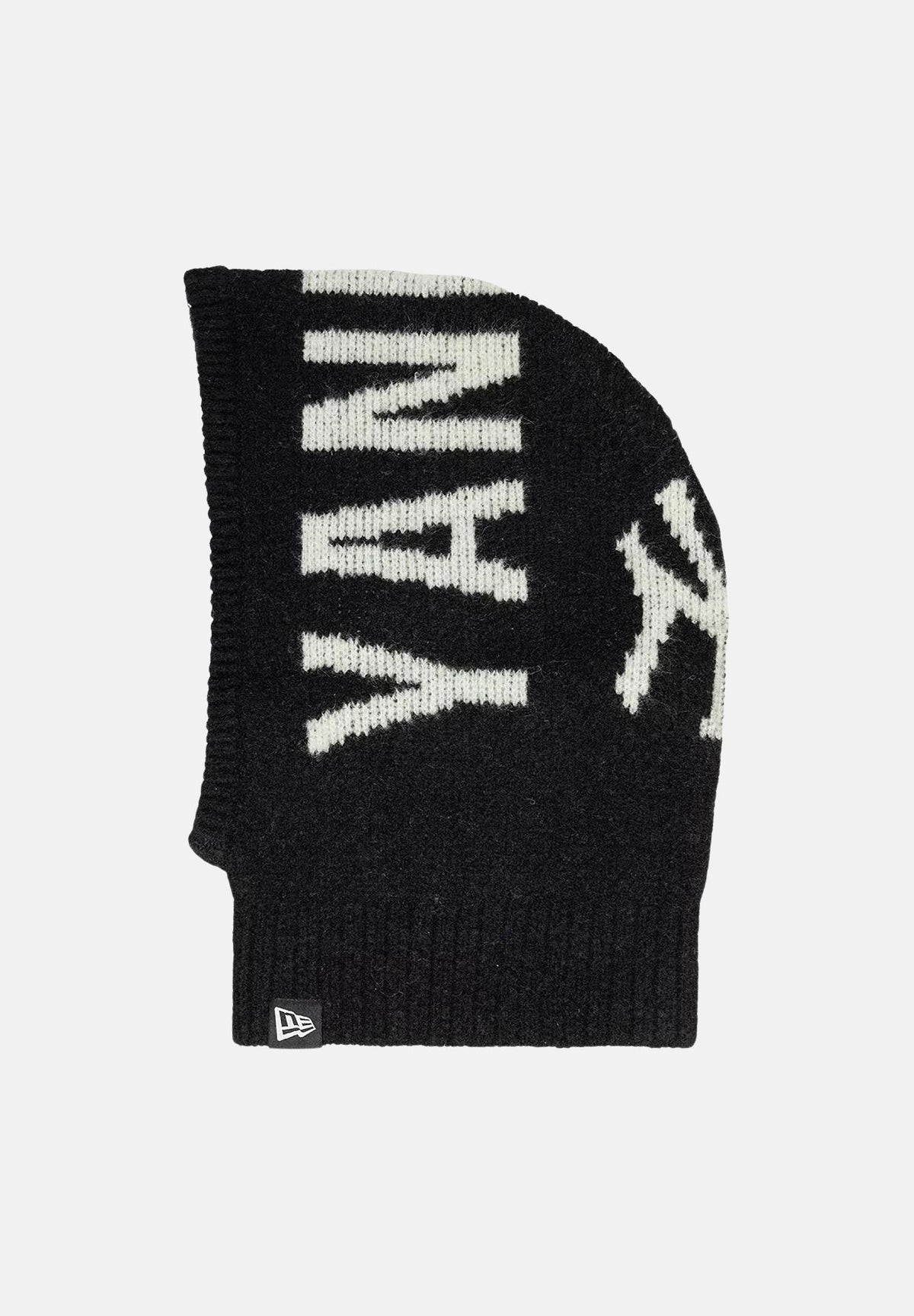 NEW ERA Balaclava MLB SCRIPT NEW YORK YANKEES nero per uomo e donna, in maglia con maxi scritta Yankees a contrasto.<BR/> 60960222 . NEW ERA
