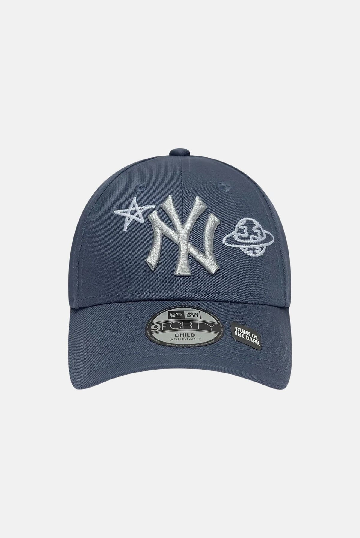 NEW ERA Cappello 9FORTY MLB SPACE GLOW IN THE DARK blu scuro per bambino e bambina, con logo NY, visiera curva e stelle luminose.<BR/> 60960339 . NEW ERA