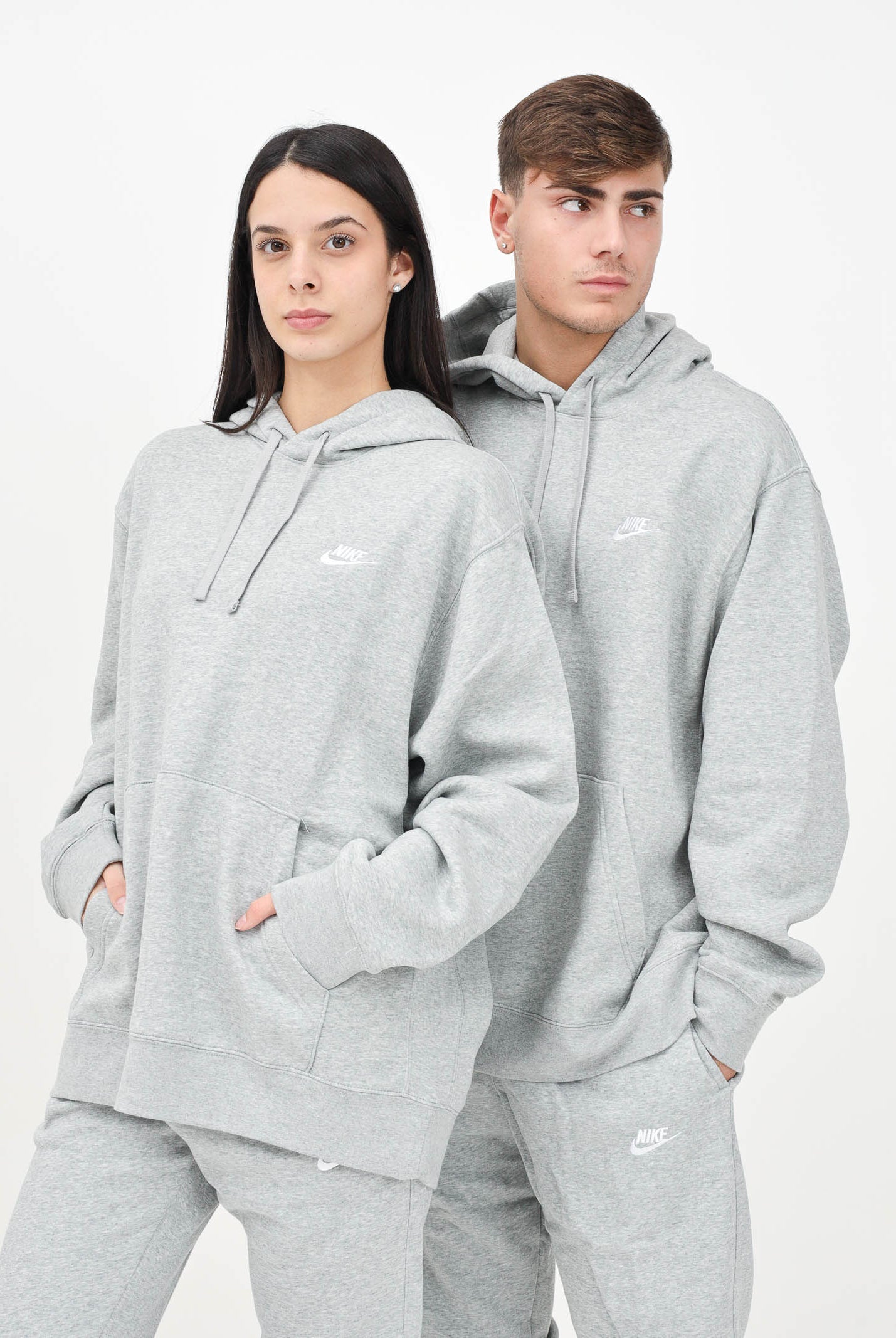 NIKE Felpa SPORTSWEAR con cappuccio grigia per uomo e donna BV2654 063 NIKE