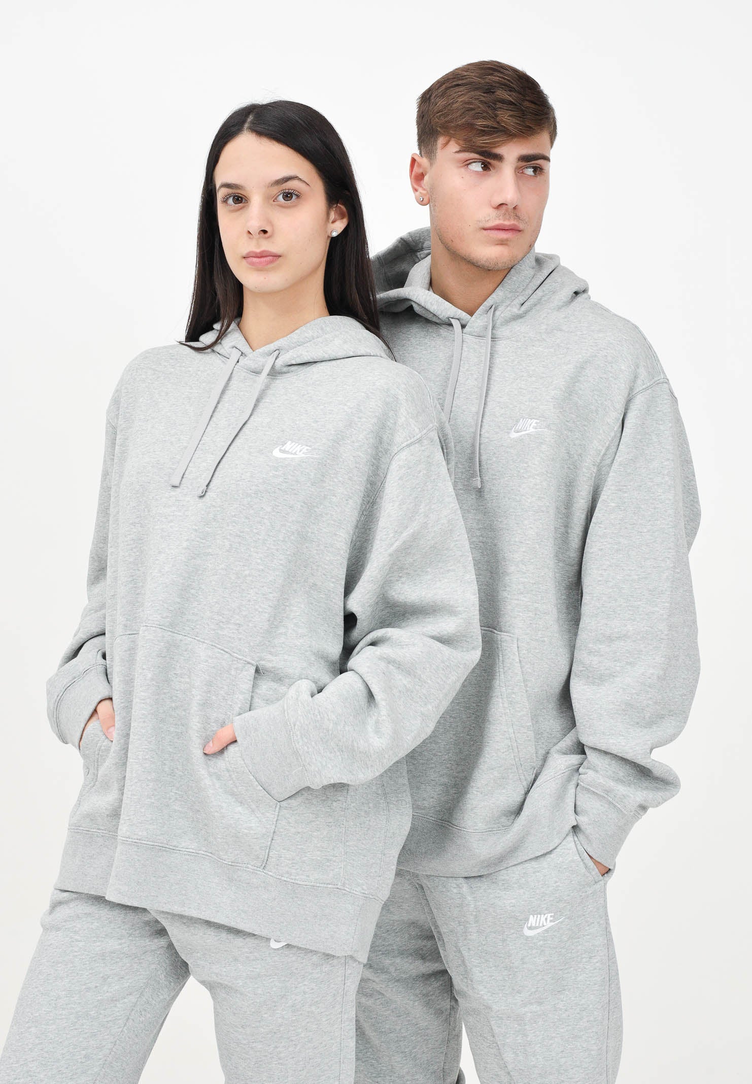 NIKE Felpa SPORTSWEAR con cappuccio grigia per uomo e donna BV2654 063 NIKE