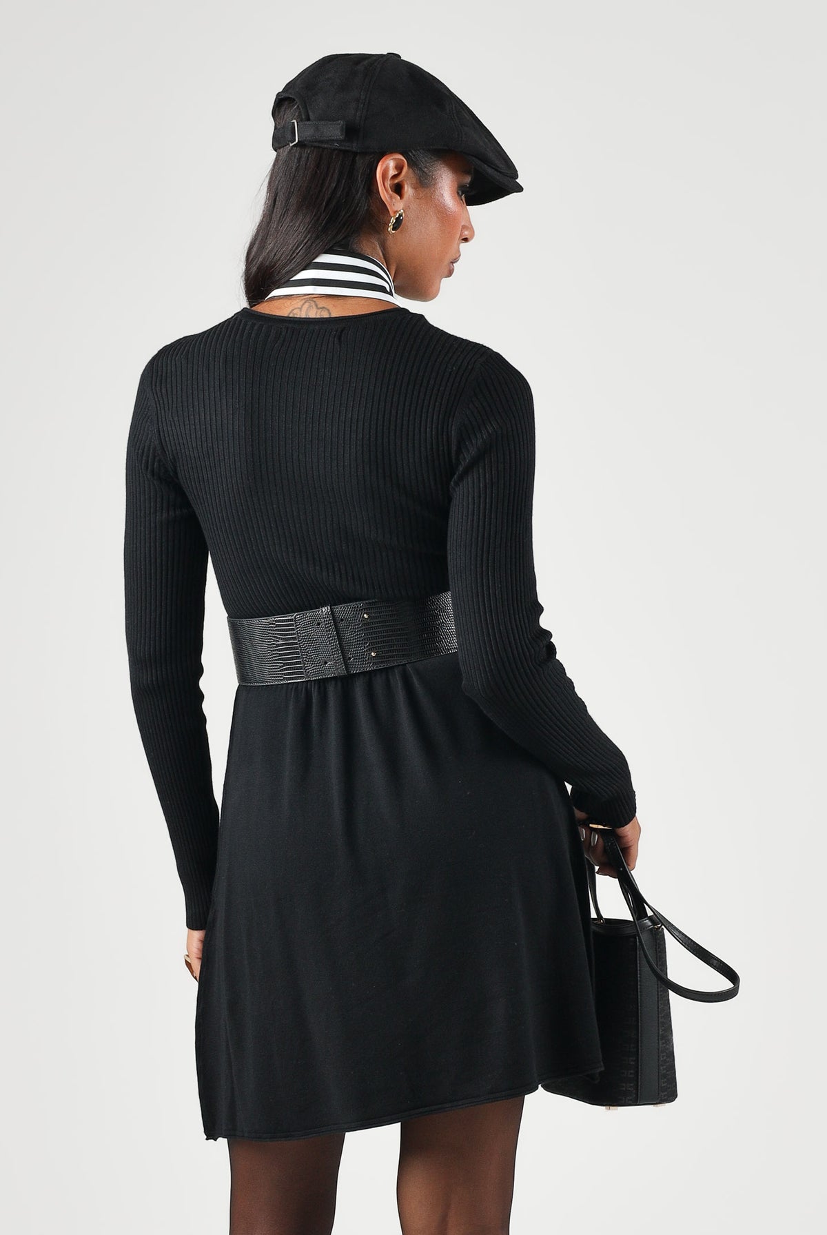 ONLY Abito corto A COSTA nero per donna con scollo rotondo e gonna svasata. 15185761 BL ONLY