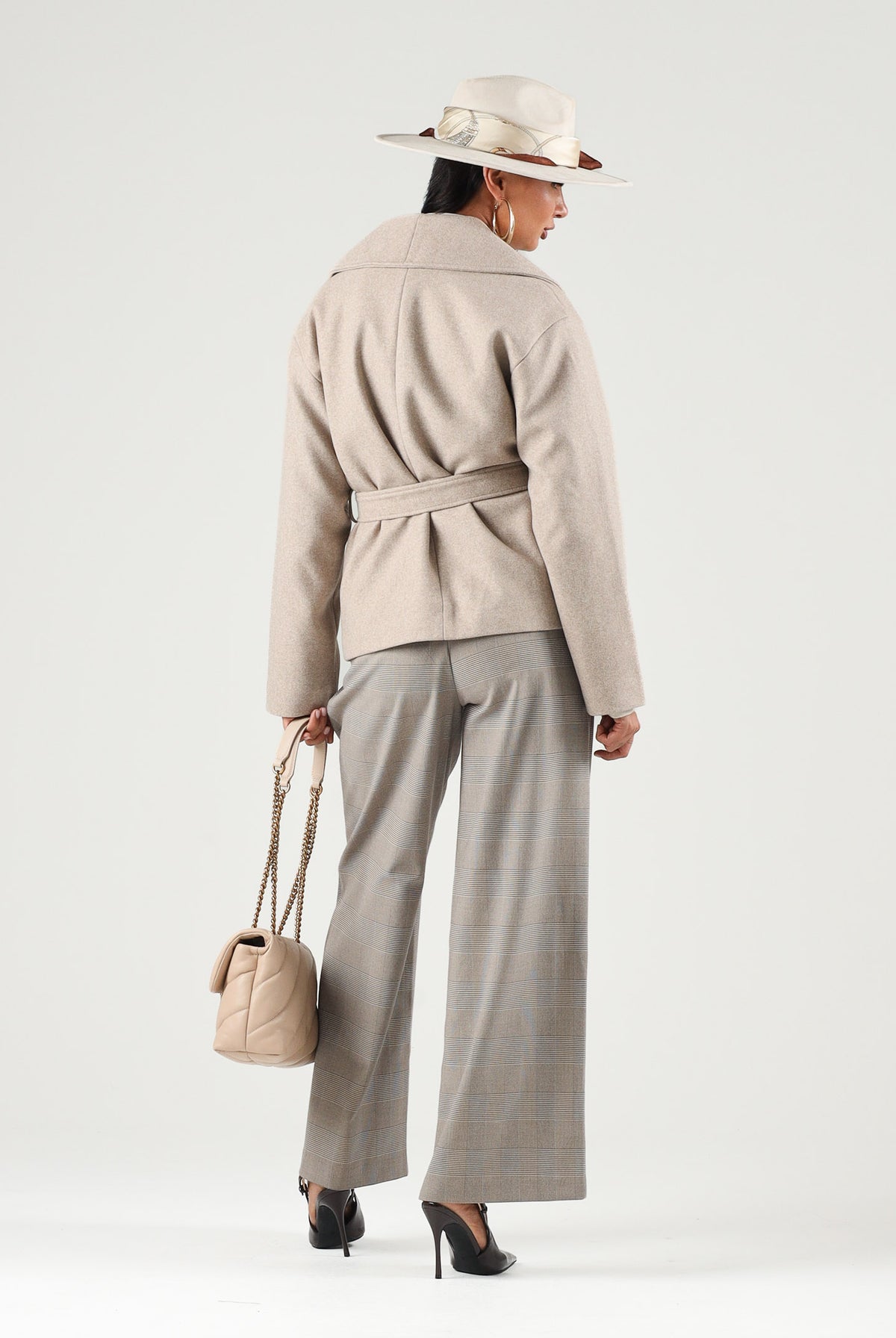 ONLY Cappotto corto ONLLOU SHORT WRAP beige da donna con cintura da annodare in vita e revers ampi 15314352 FU ONLY