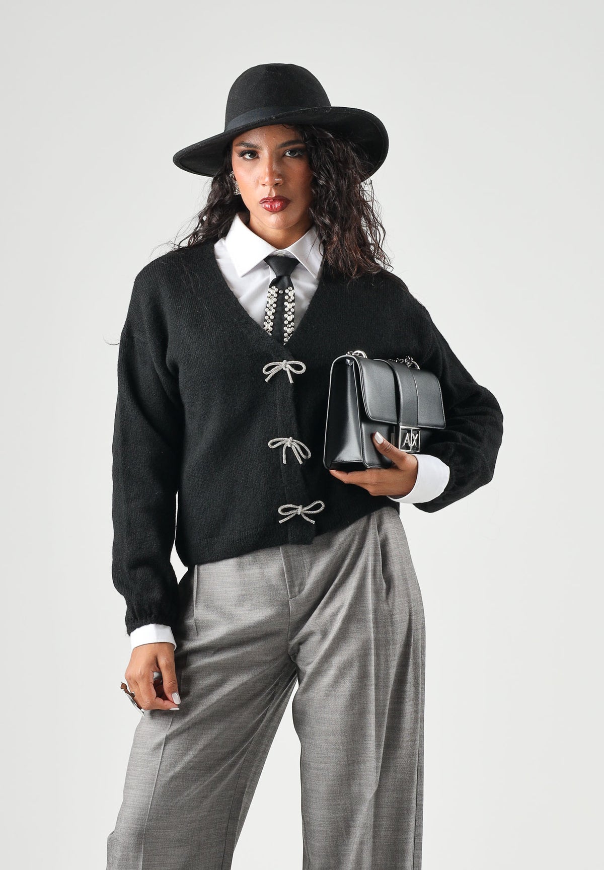 ONLY Cardigan nero per donna con dettagli fiocchetti decorativi. 15343634 BL ONLY