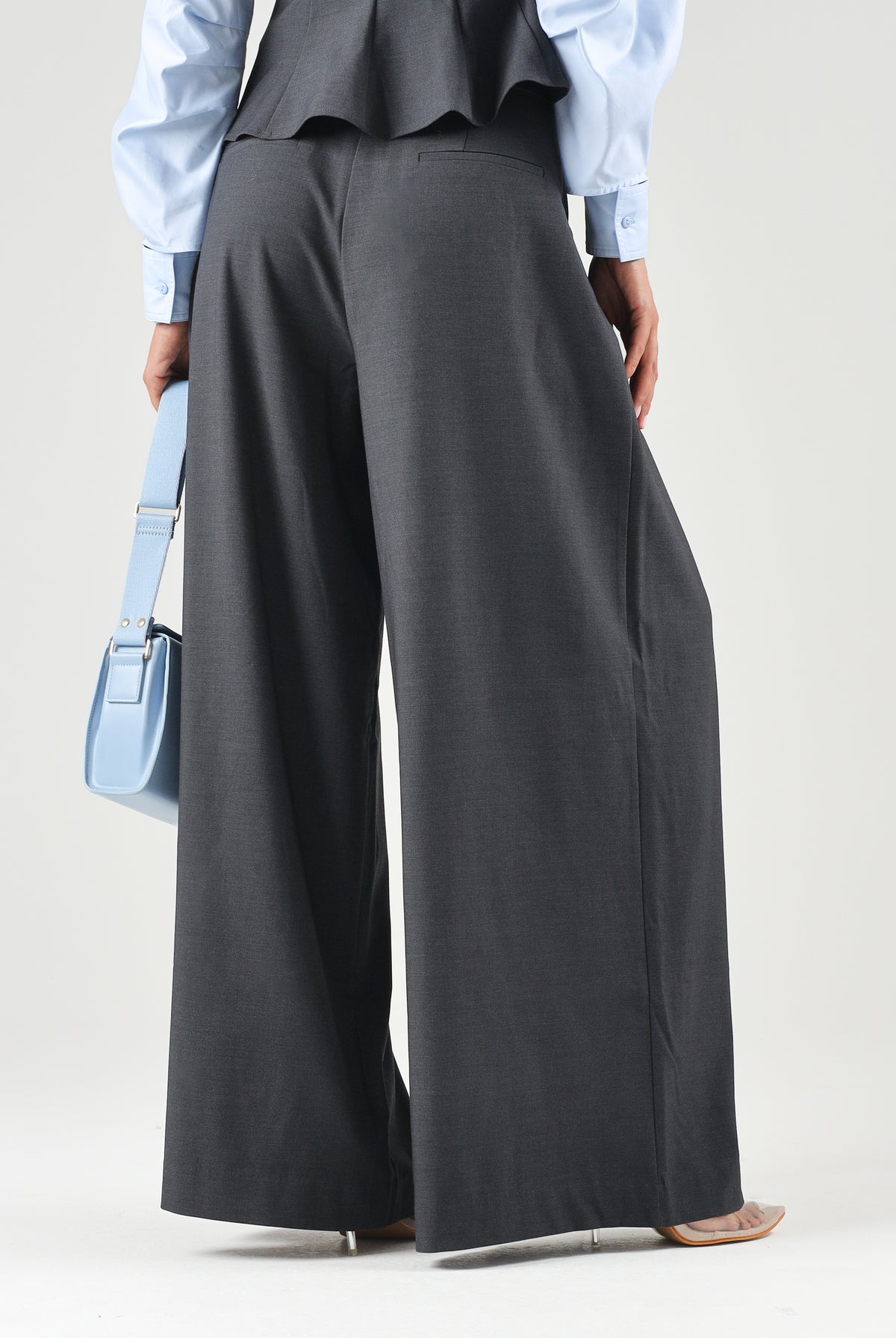 ONLY Pantaloni dark melang-grigio scuro per donna in tessuto fluido con elastico in vita. 15378692 DAGR ONLY