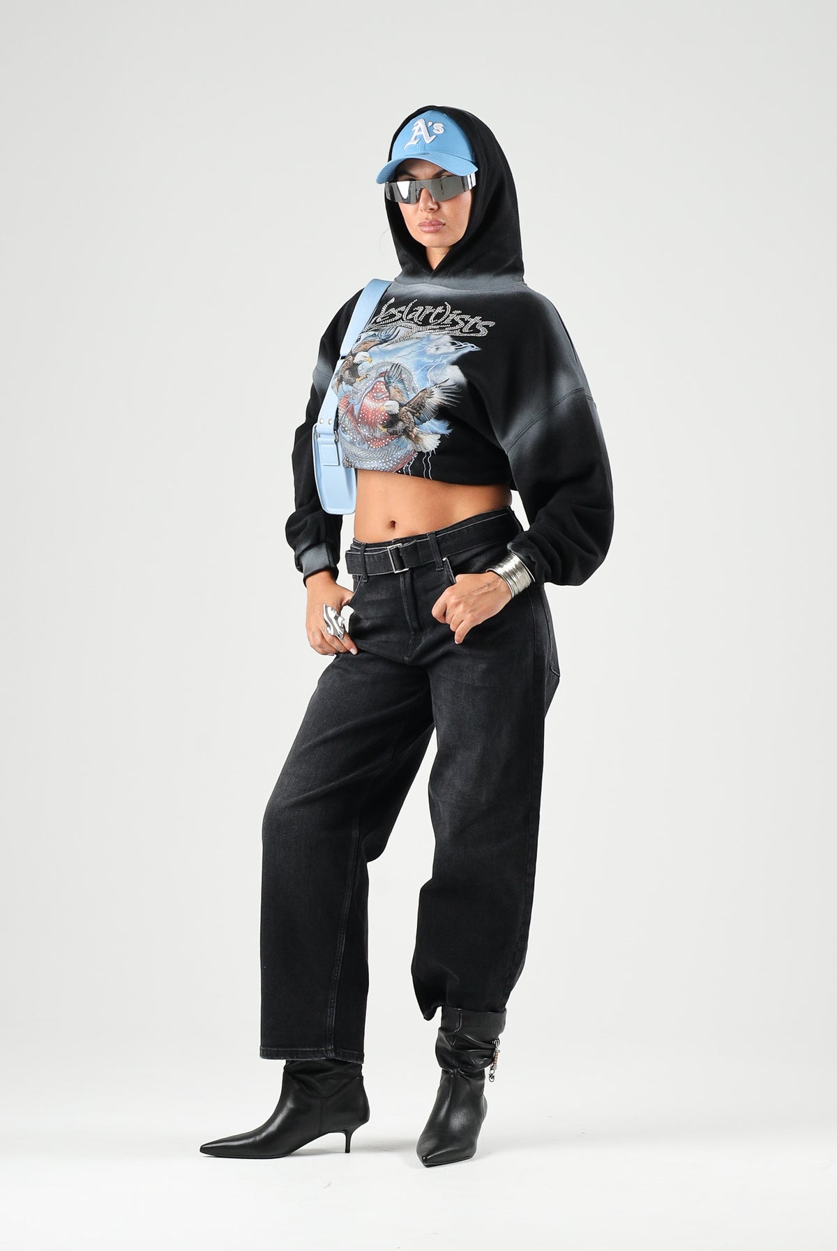 ONLY Jeans FENANDA nero slavato per donna con cintura integrata e linea barrel alla caviglia. 15382421 WA ONLY